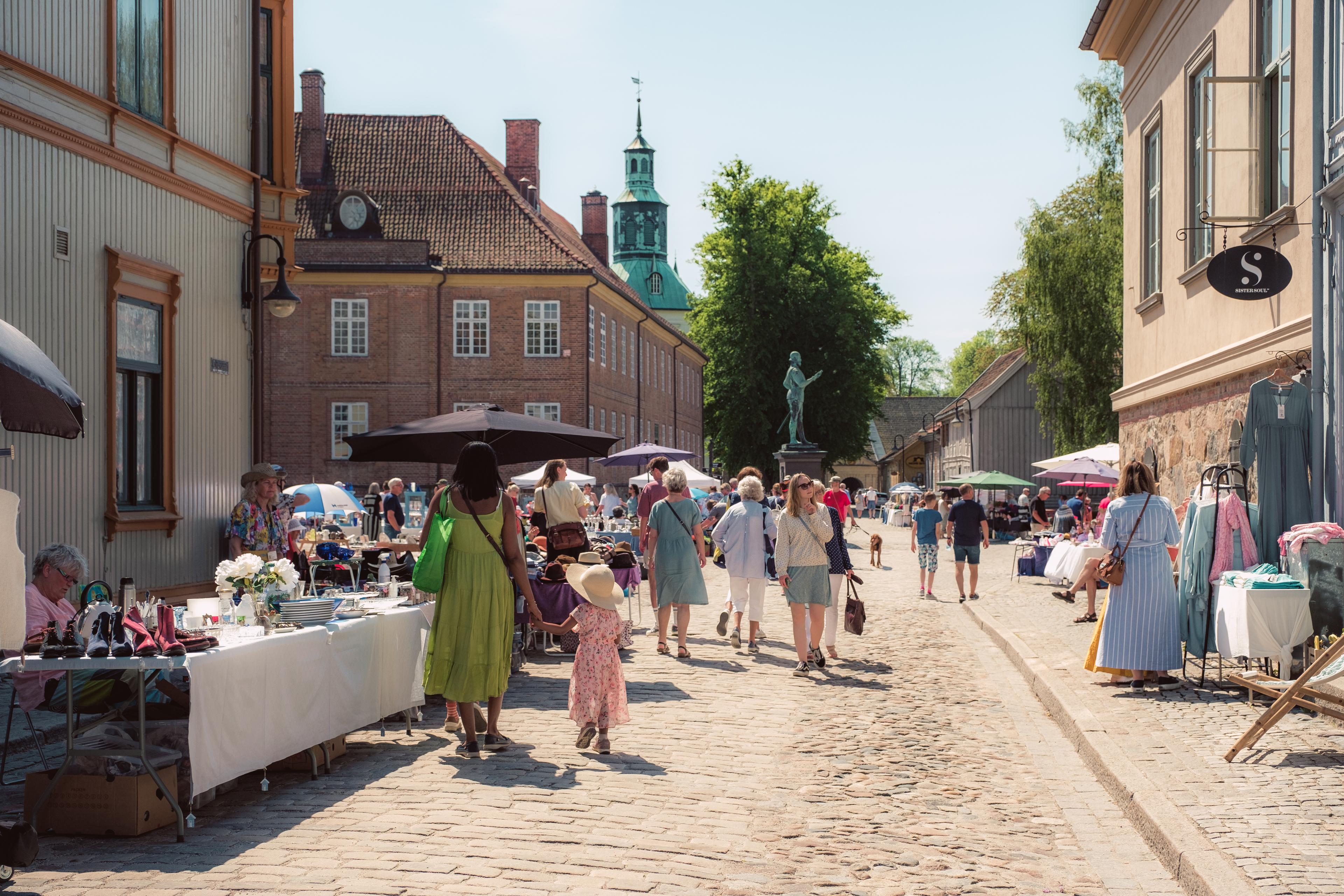 People at a market in Fredrikstad