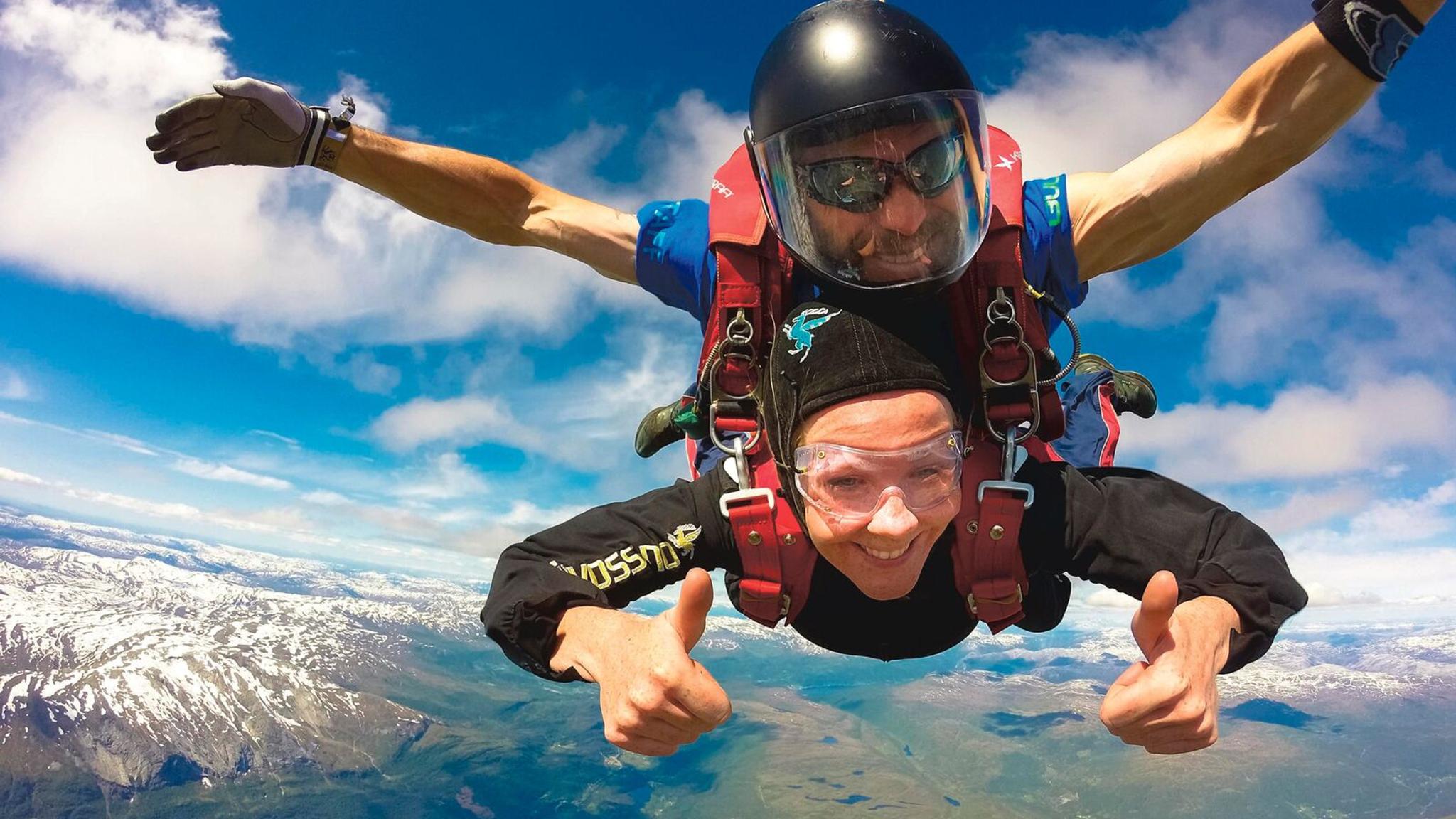 Tandem skydive in Voss