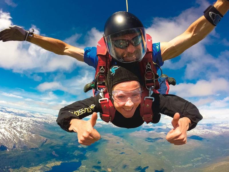 Tandem skydive in Voss
