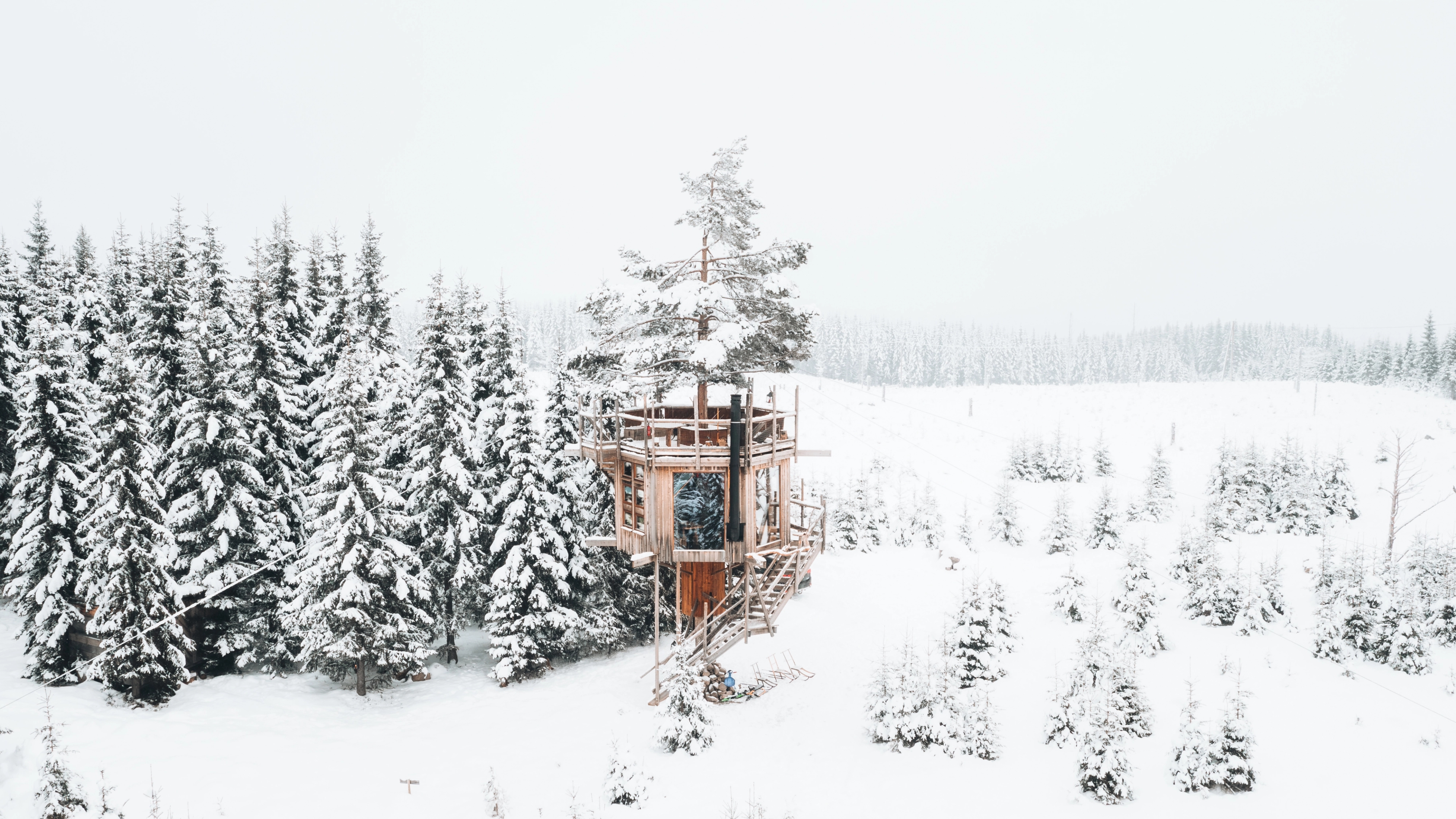"Utsiktsredet" treetop cabin in Brumunddal