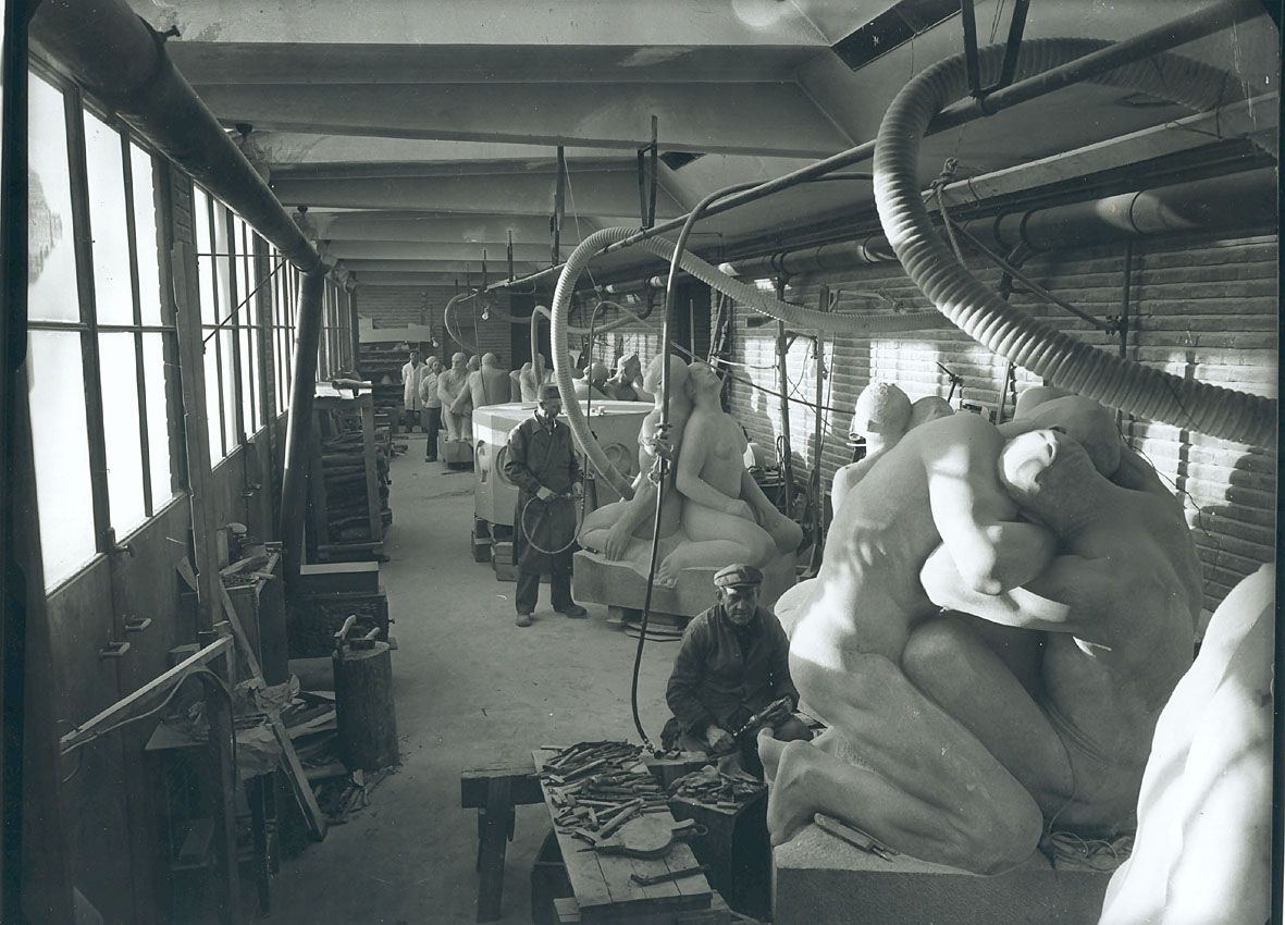Vigeland sculpture park in the making