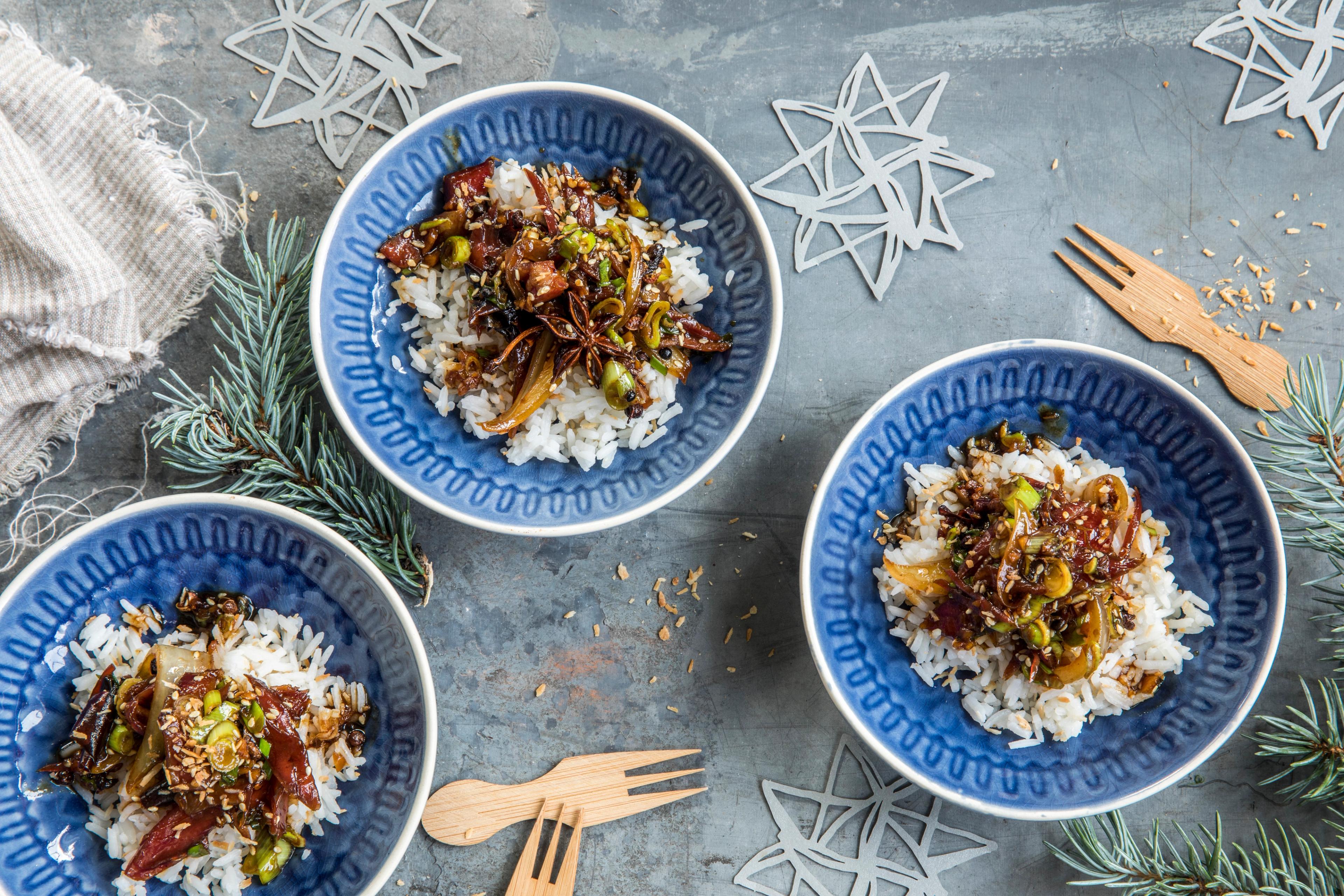Pinnekjøtt (lamb ribs) szechuan with coconut rice.