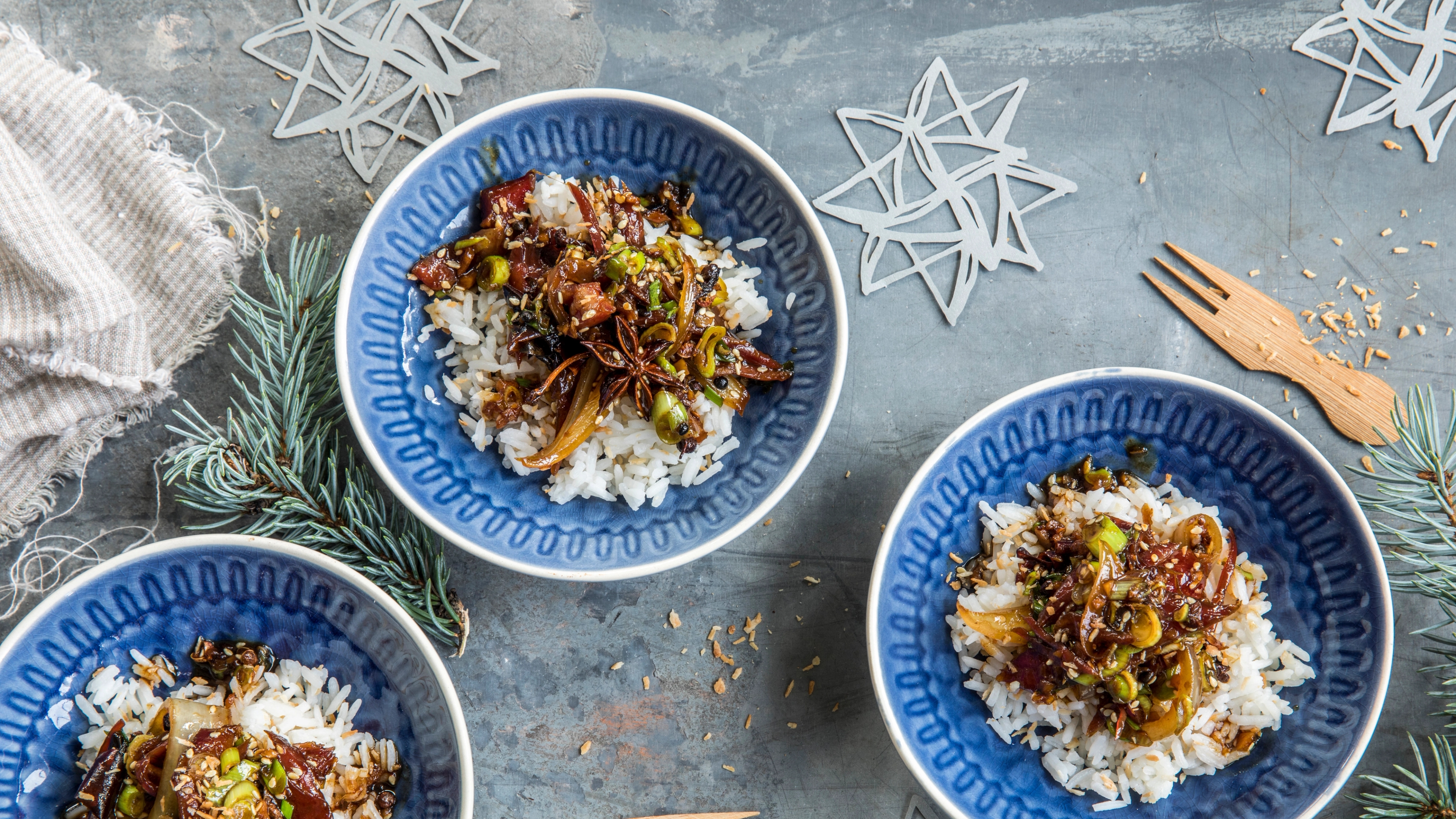 Pinnekjøtt (lamb ribs) szechuan with coconut rice.