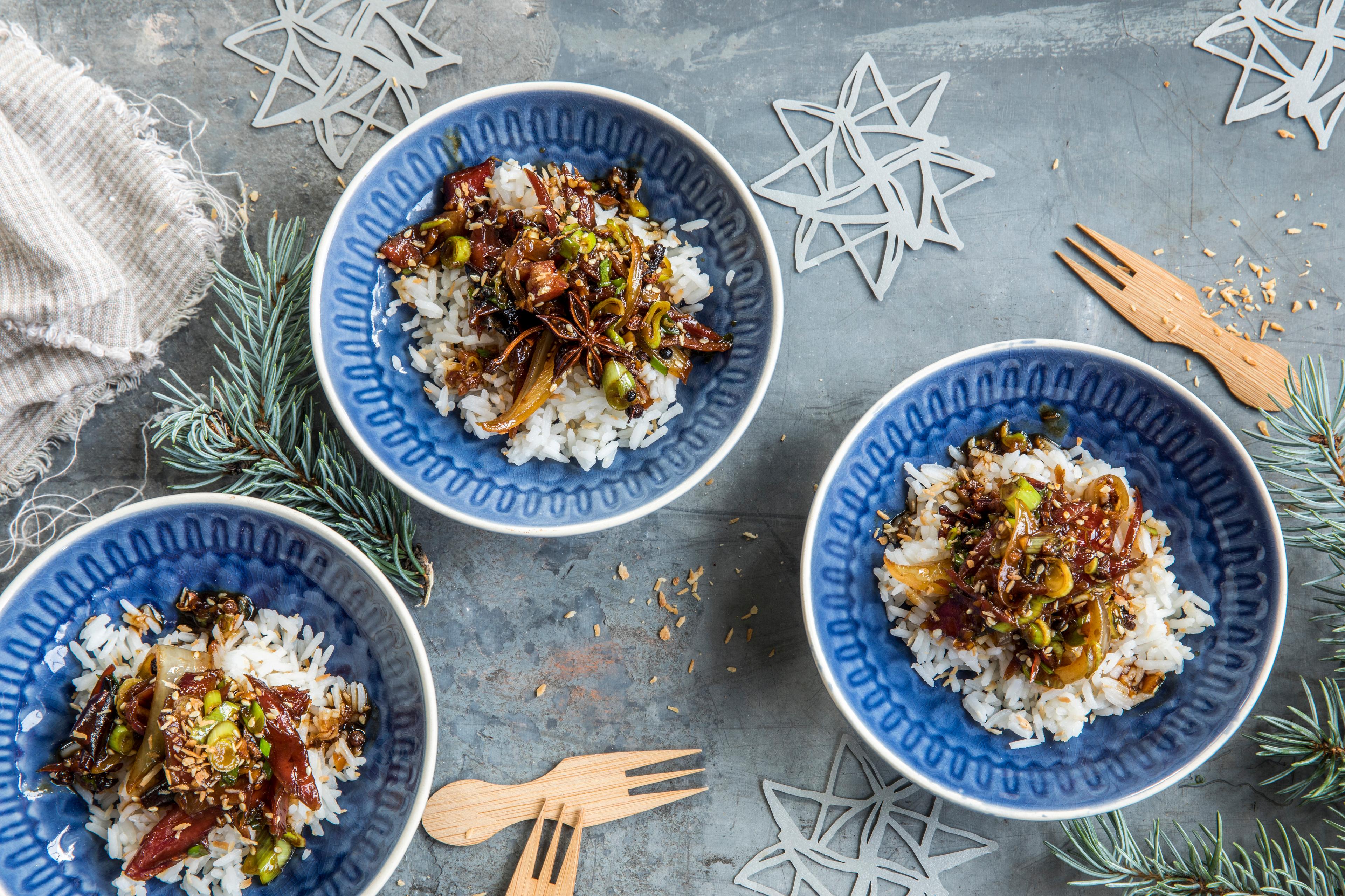 Pinnekjøtt (lamb ribs) szechuan with coconut rice.