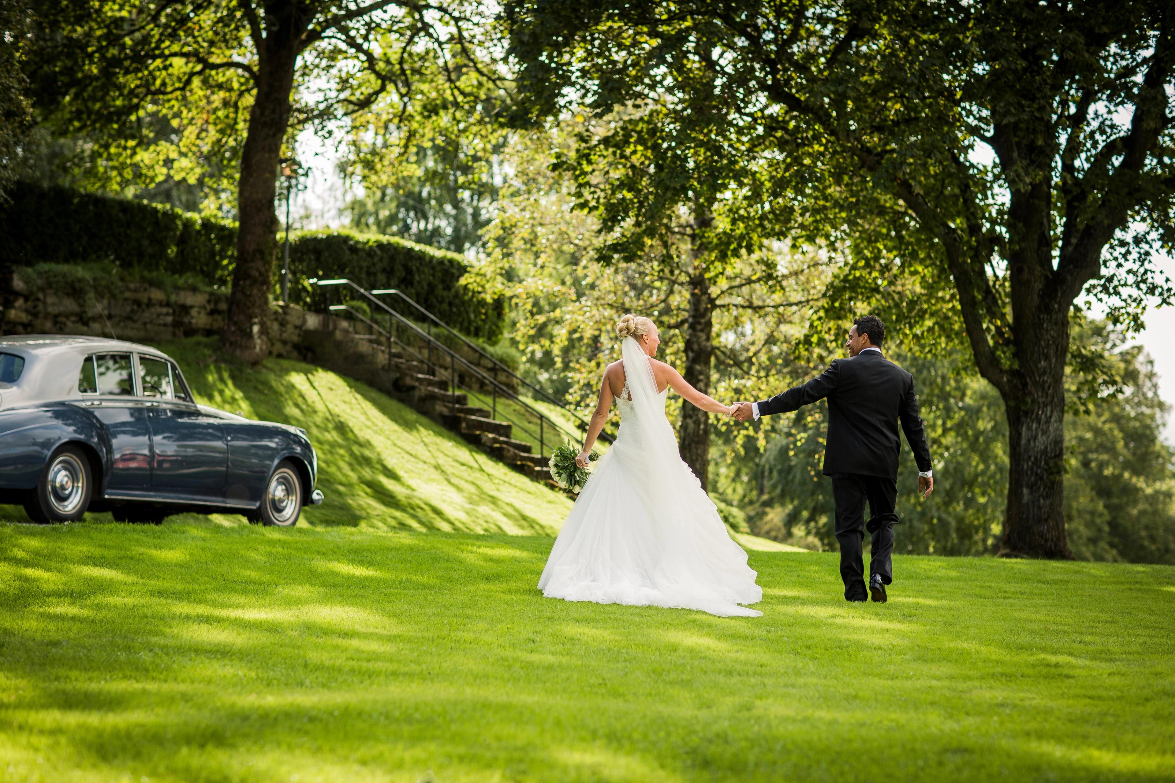 Married couple at their wedding at Hoel Gård, Eastern Norway