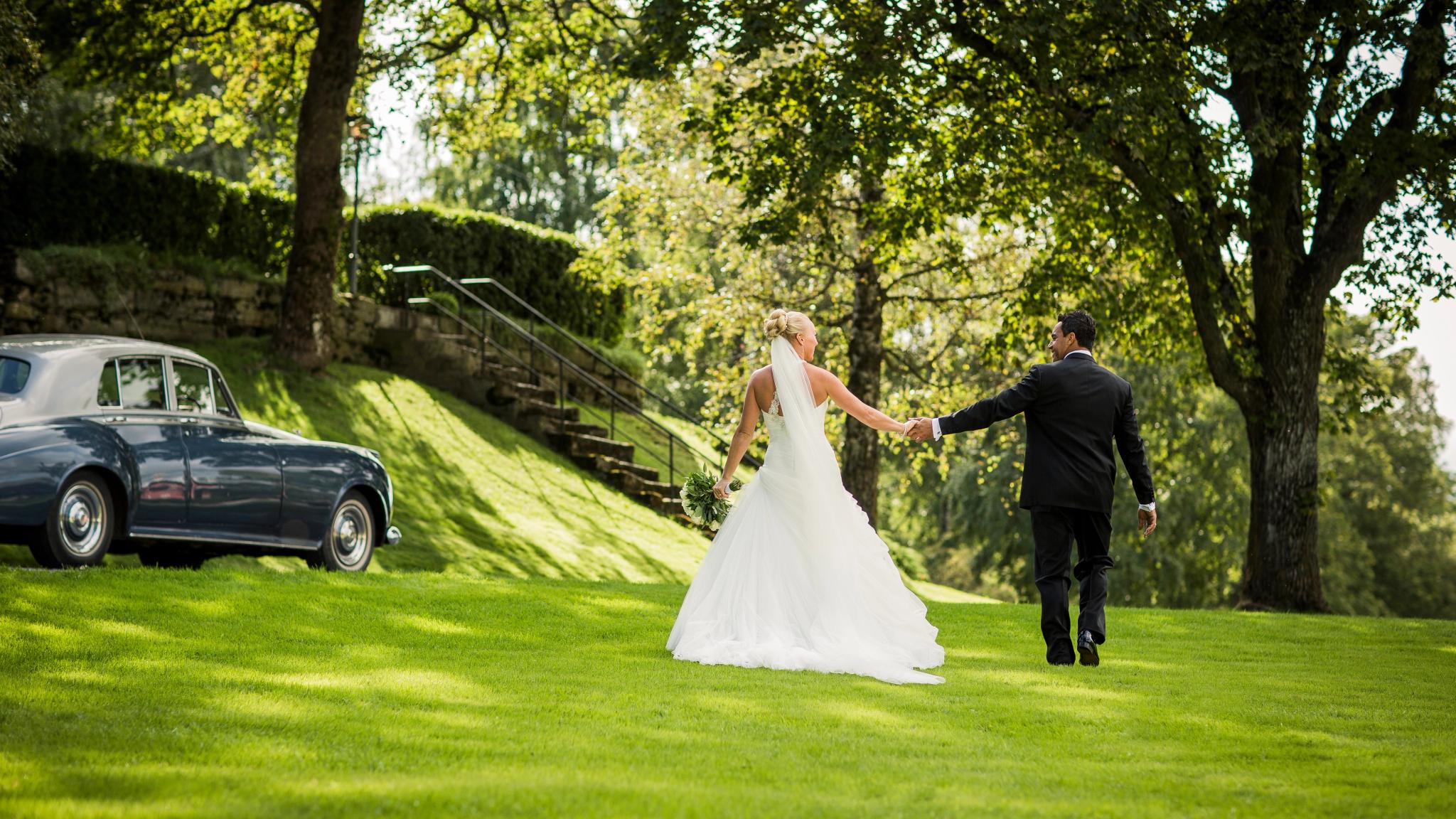 Married couple at their wedding at Hoel Gård, Eastern Norway