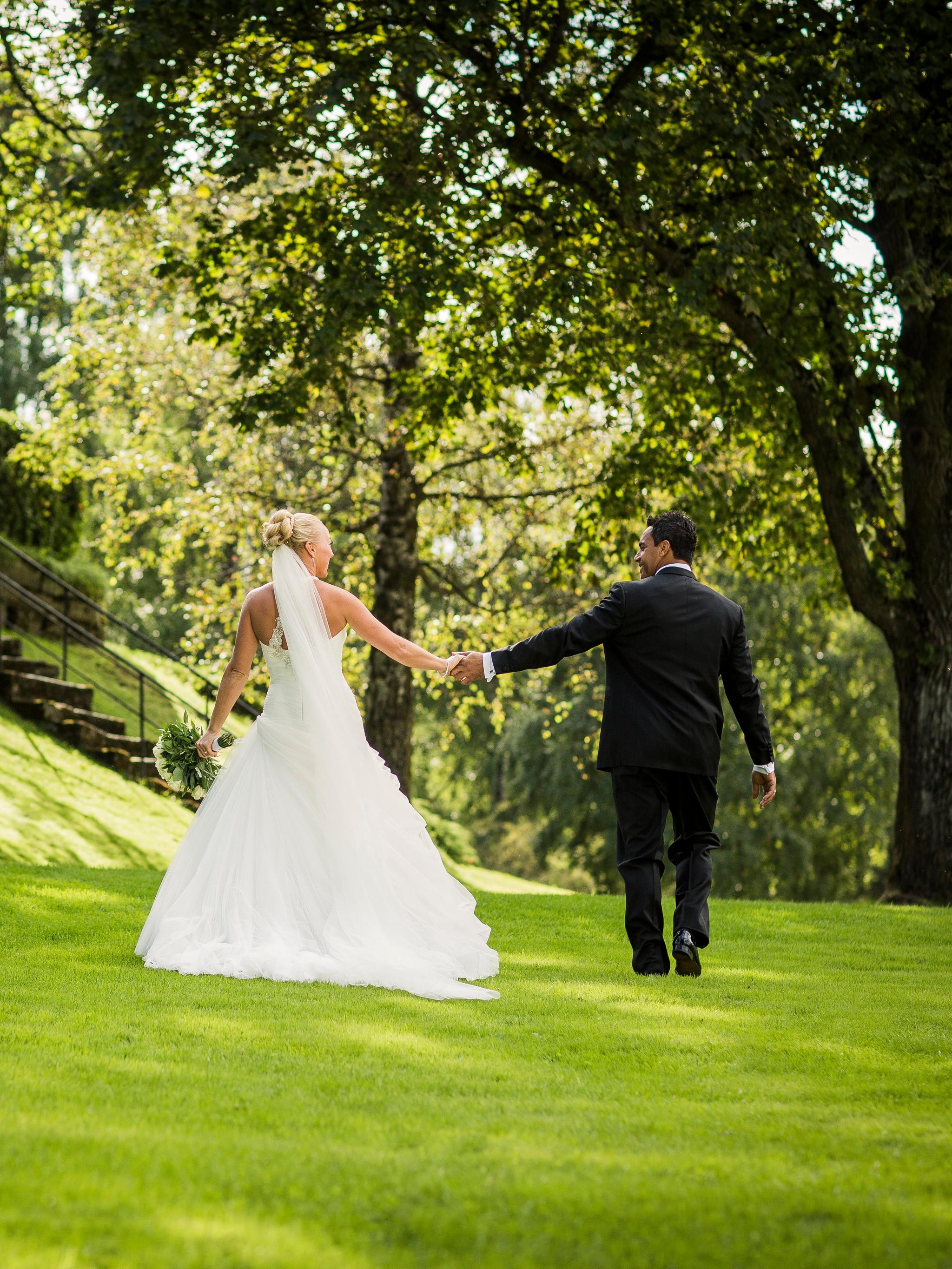 Married couple at their wedding at Hoel Gård, Eastern Norway
