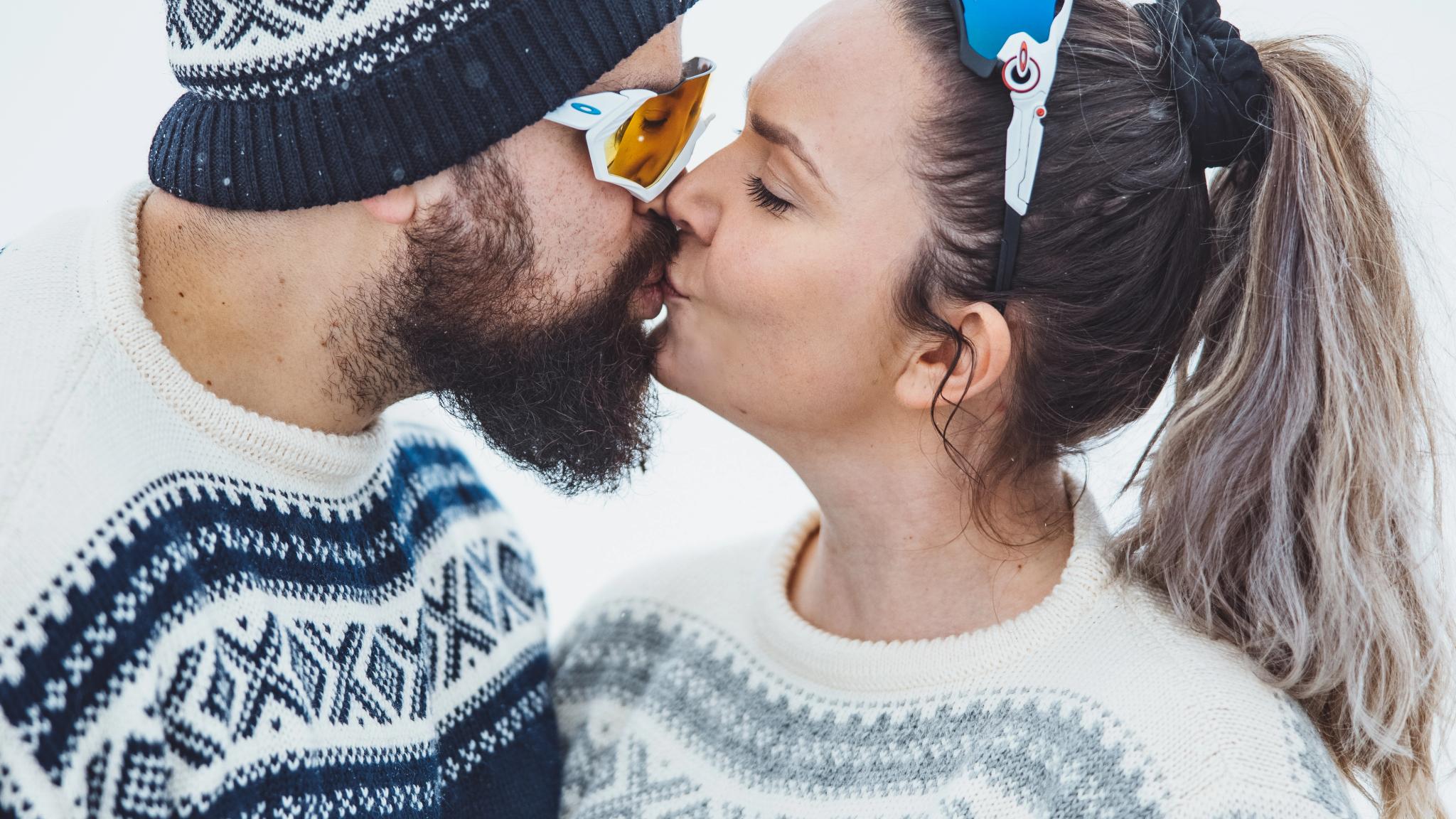 Romantic couple in knitted Marius sweaters from Dale