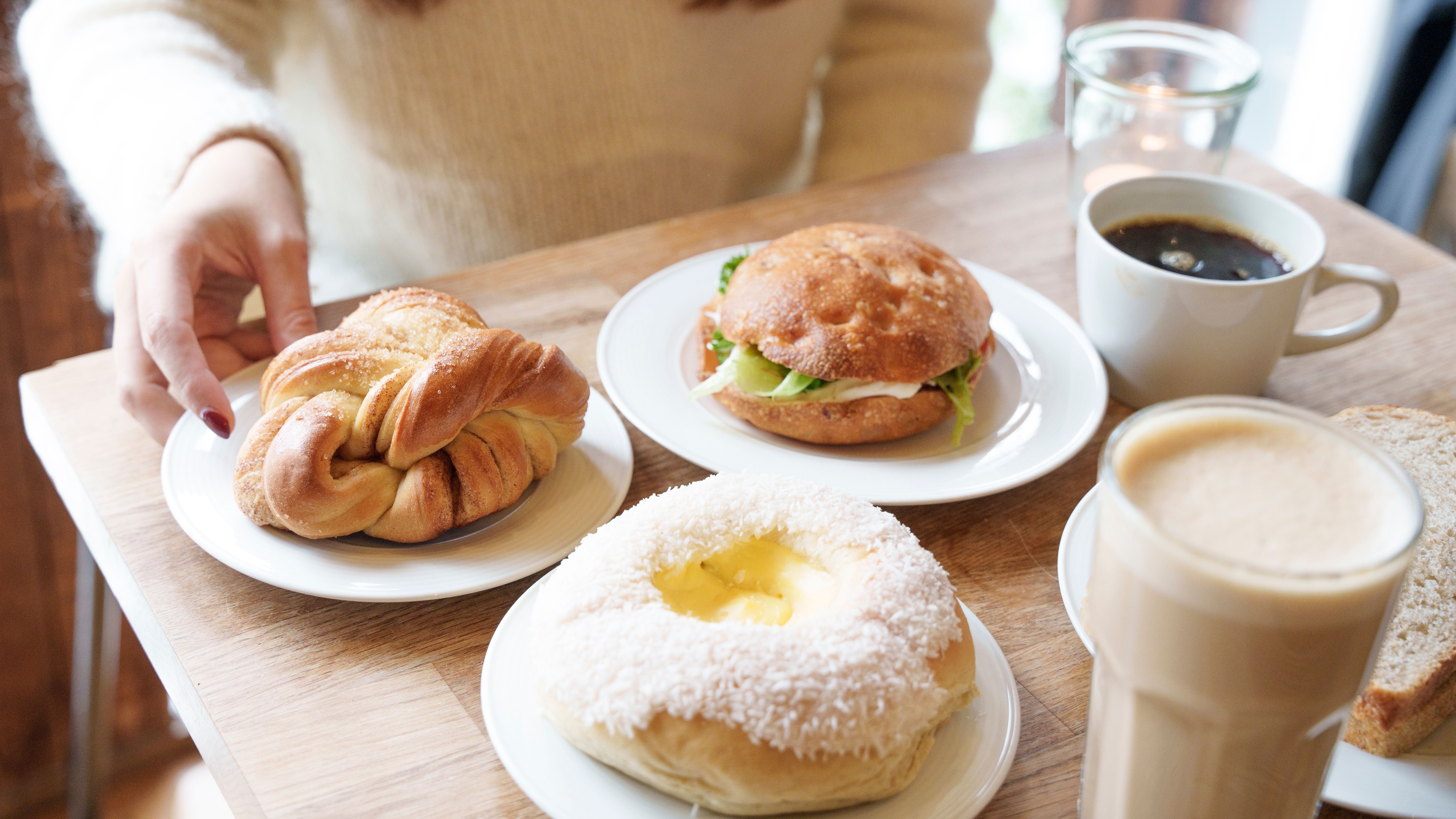 Baked goods from Bakeriet i Lom on a table.