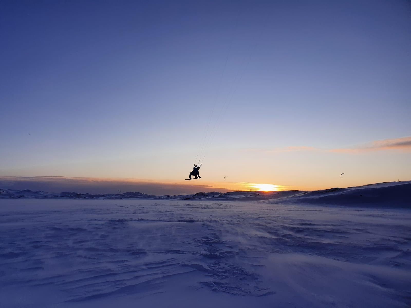 Snowkiting at Bergsjøstølen in Ål in the Hallingdal valley, Eastern Norway