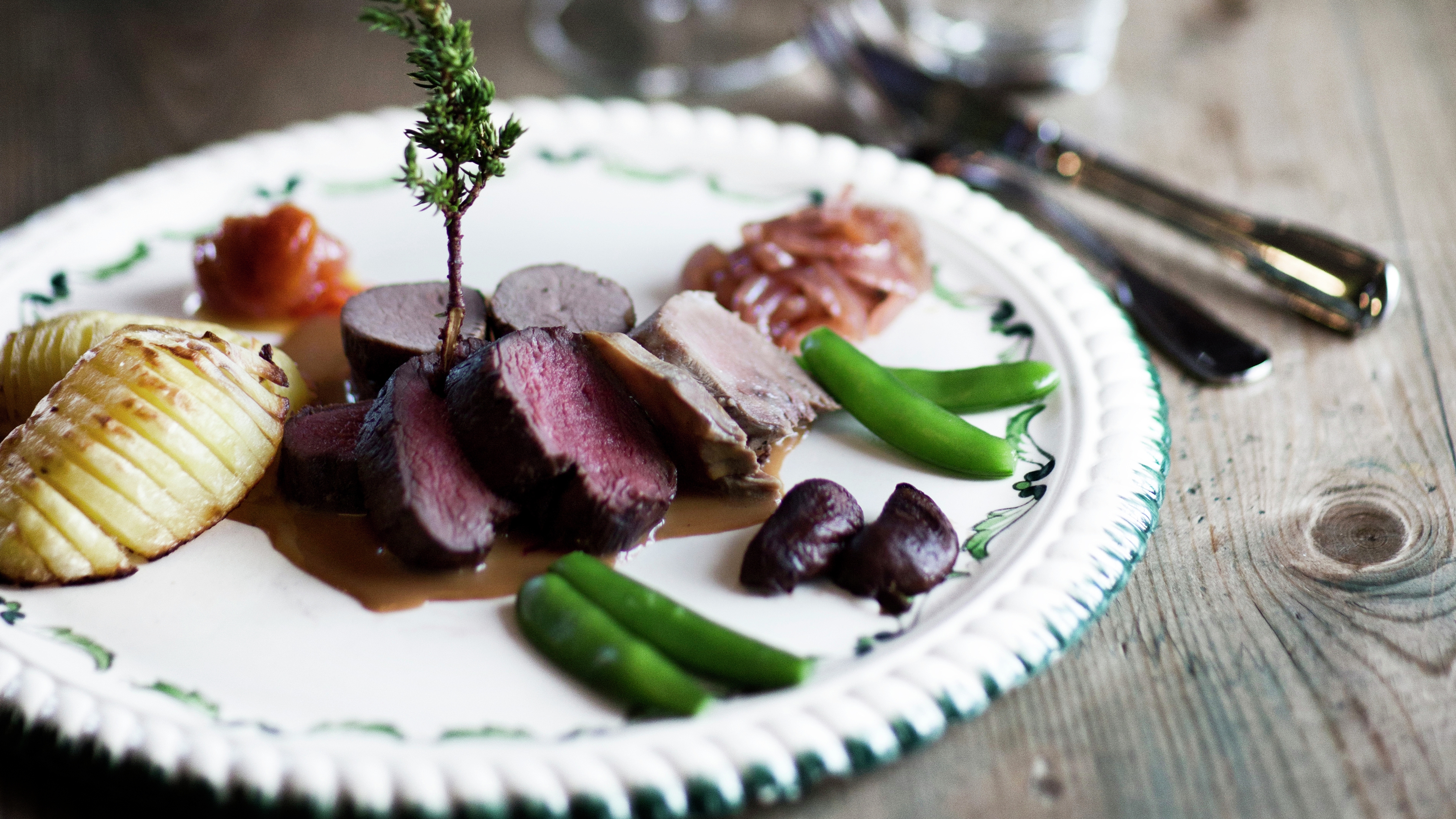Meet with vegetables and red wine at Hindsæter Hotel in Sjodalen in Jotunheimen, Eastern Norway