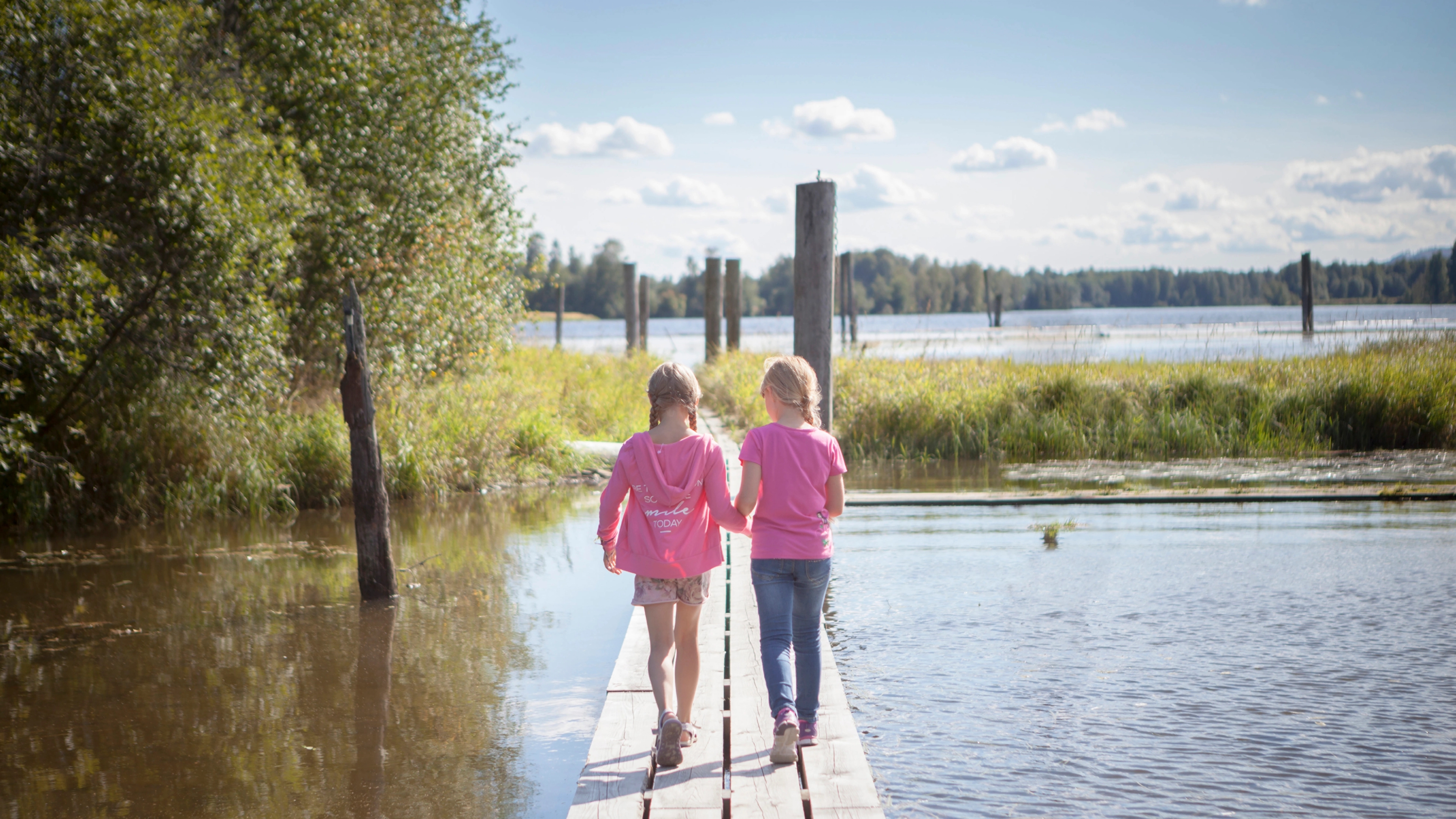 Girls on the gangway, Fetsund Booms, Eastern Norway