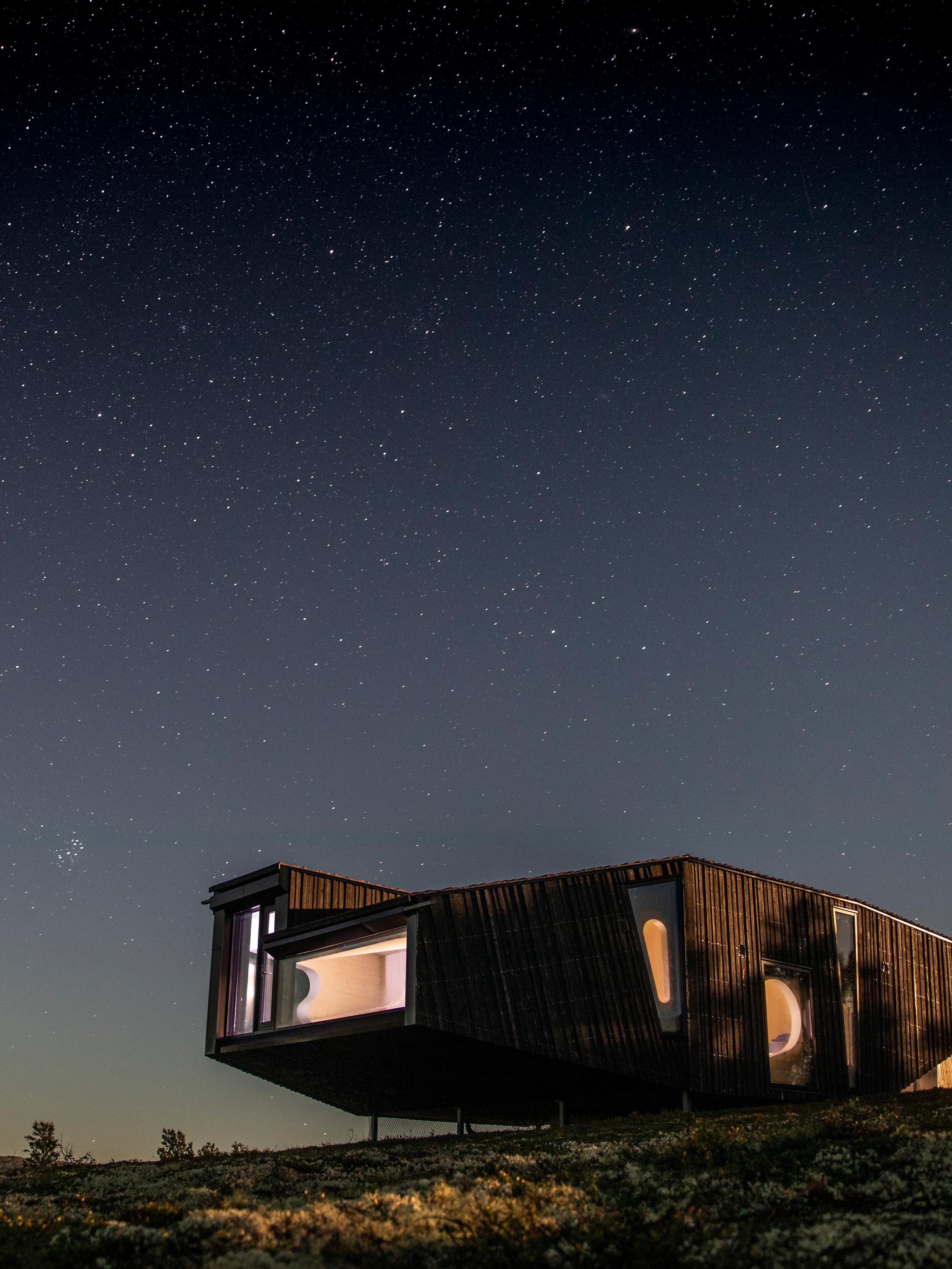 The UFO-cabin in Hessdalen by night