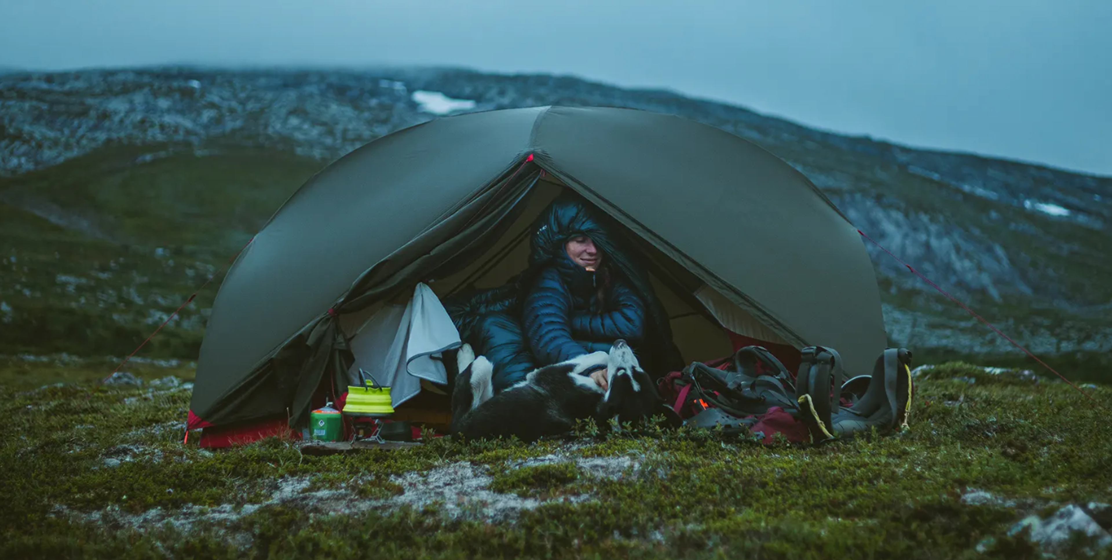 Oda Ramsdal tenting with Thorin