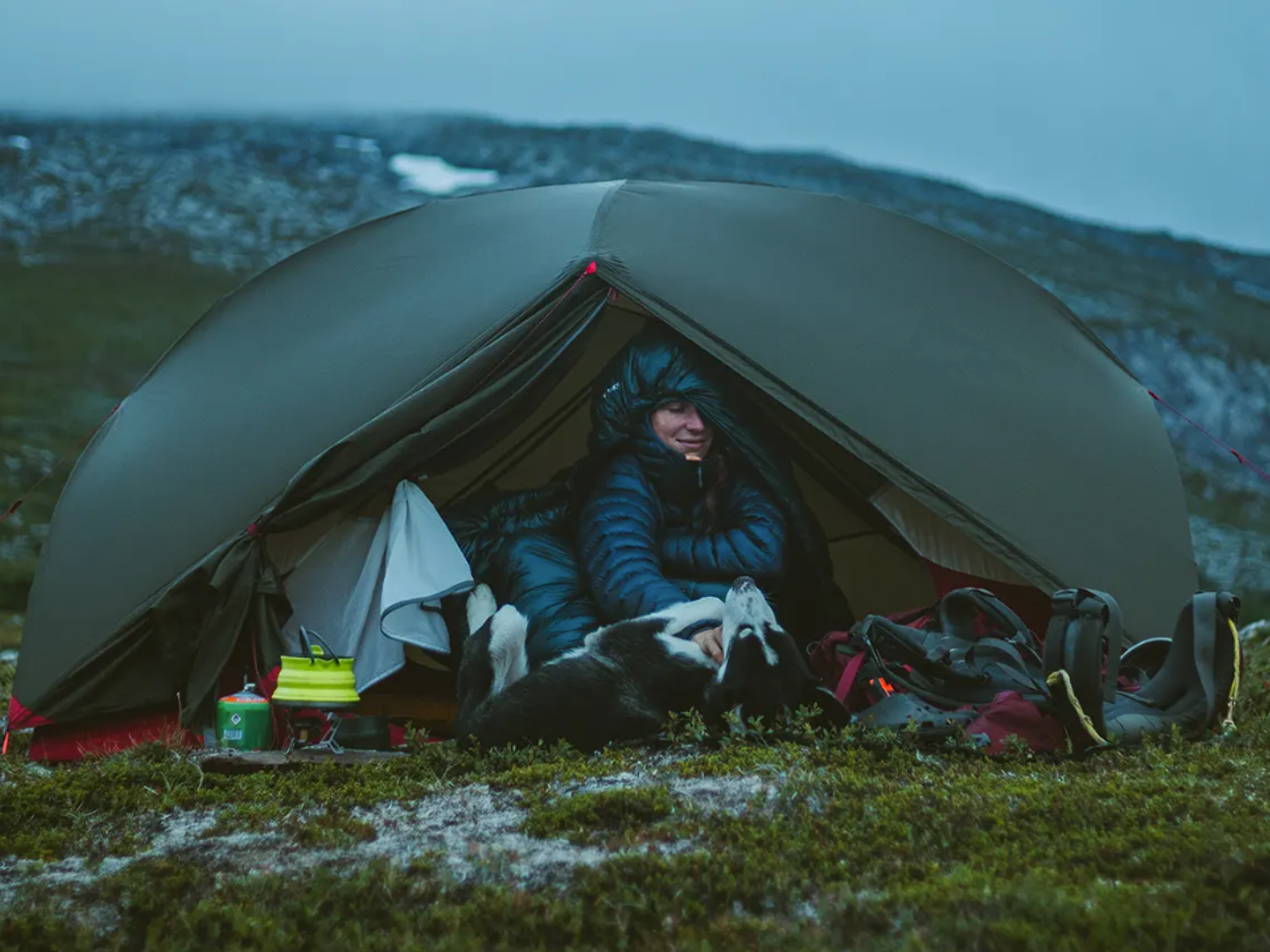 Oda Ramsdal tenting with Thorin