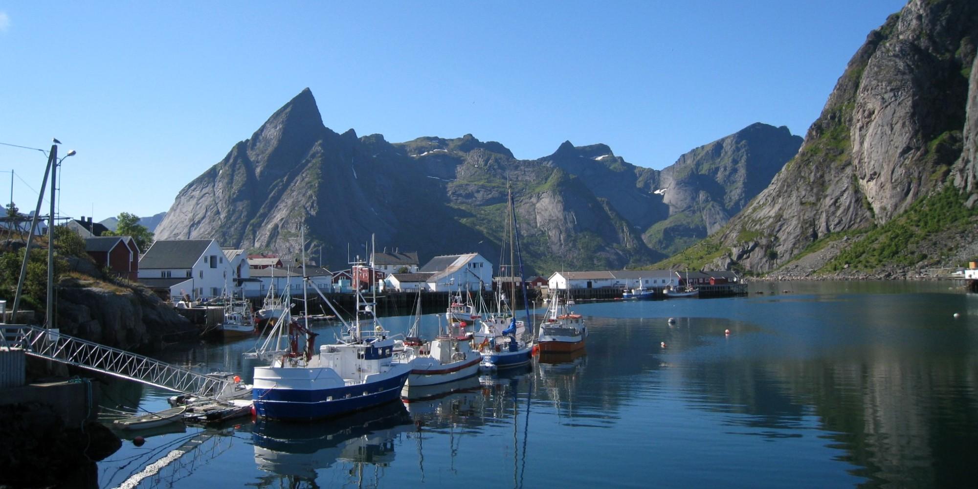 Bike the Lofoten Isles by Discover Norway