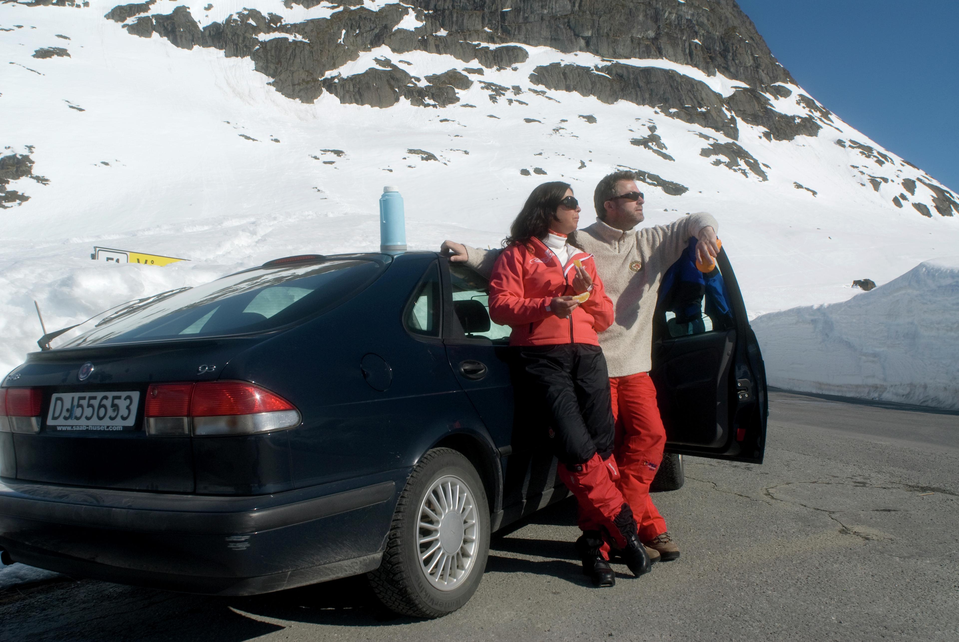 Couple by car, Beitostølen