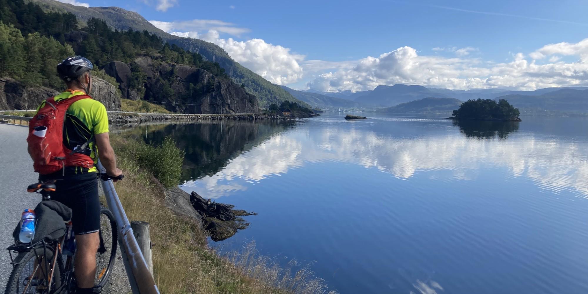 Bike tour south of Bergen by Discover Norway