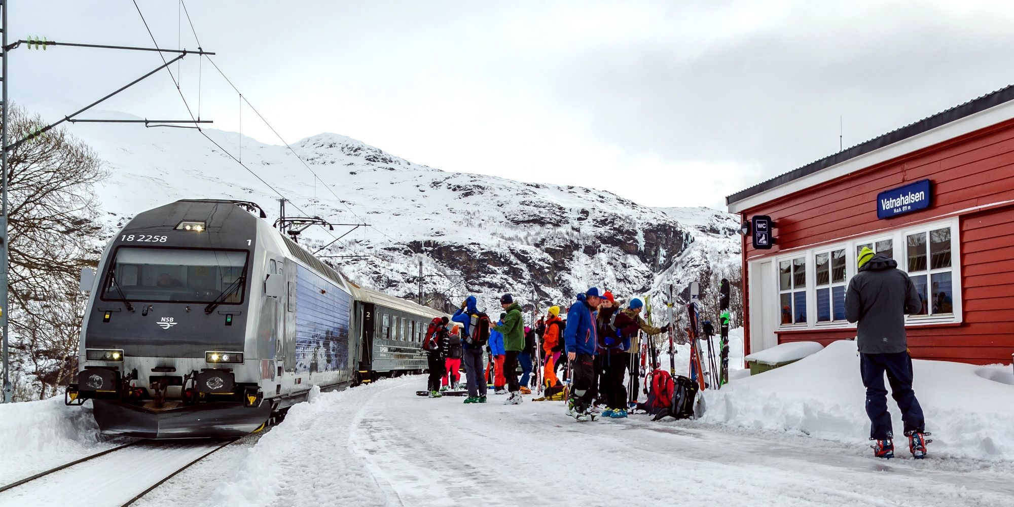 Vatnahalsen train station
