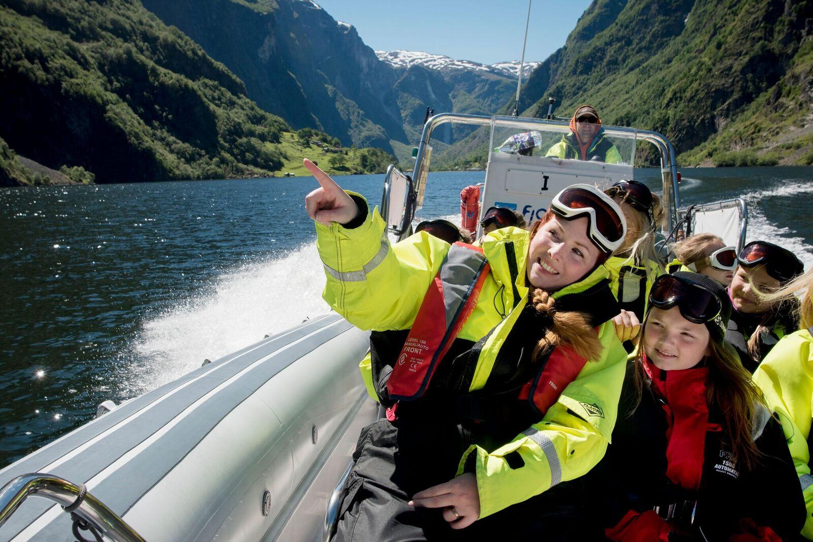 FGS-Fjordsafari - Authentic Scandinavia