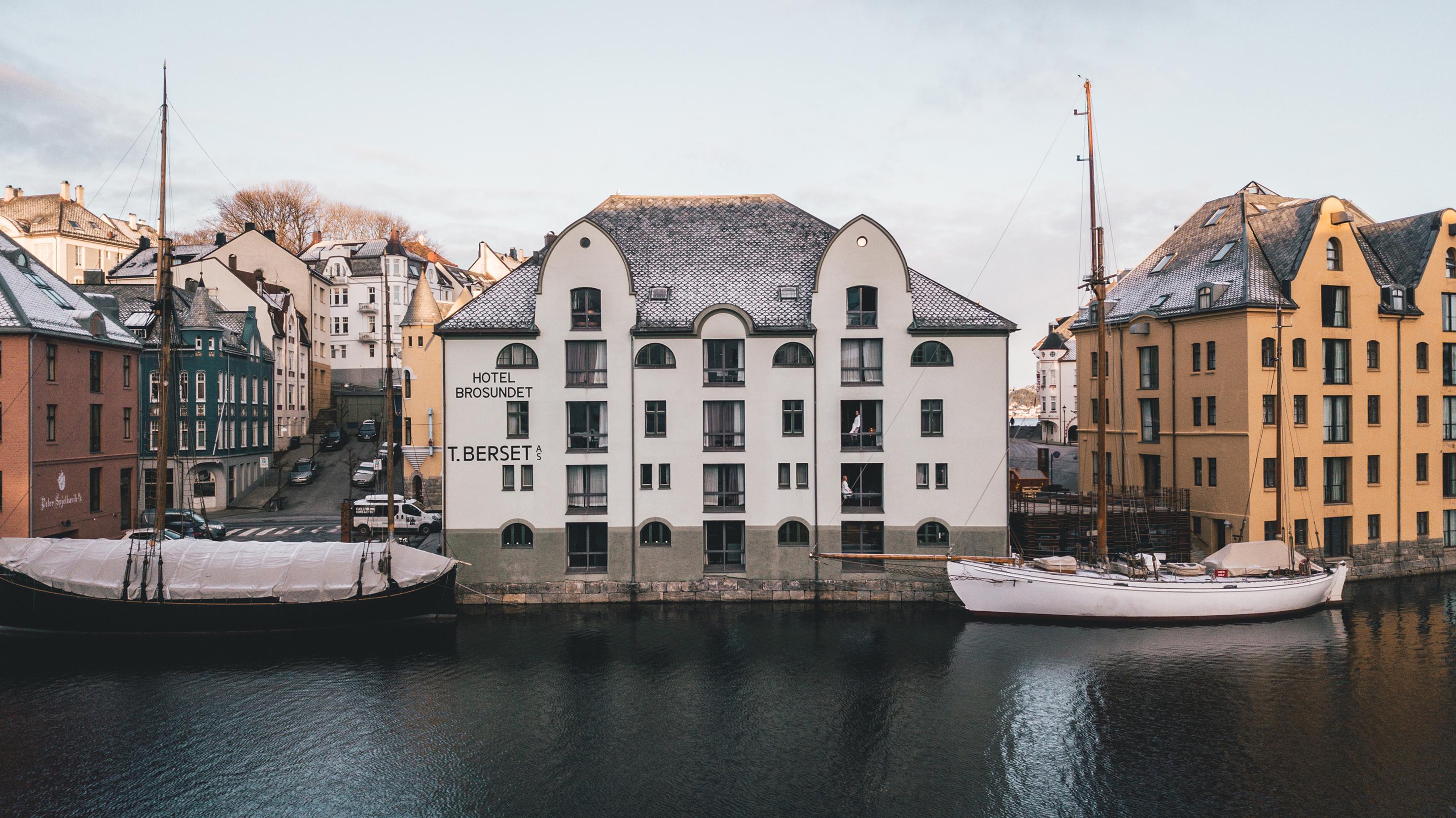 Hotel Brosundet from the water