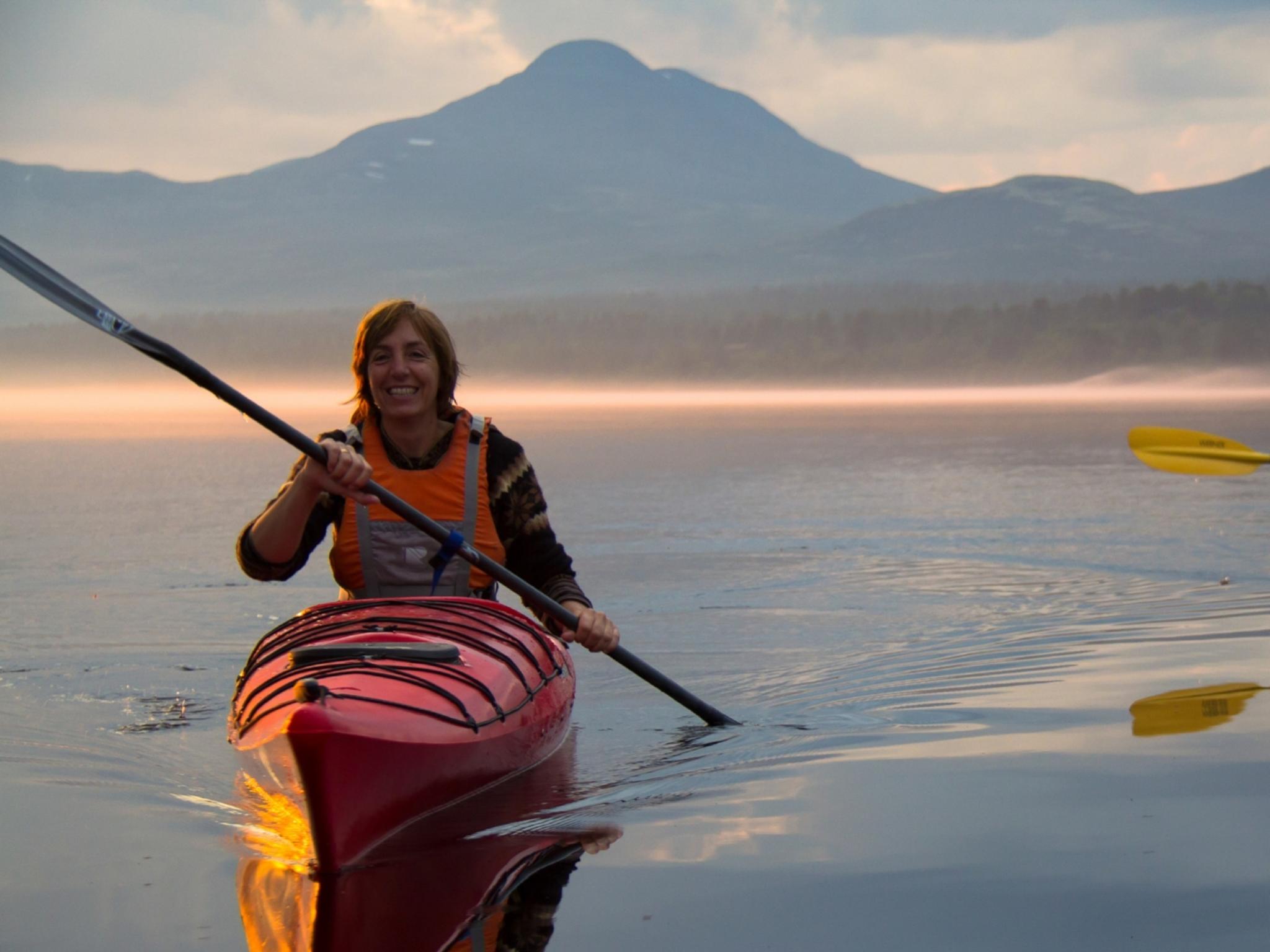 Two people paddling on Lake Femunden in Eastern Norway