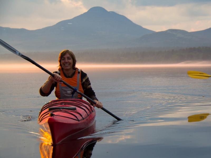 Two people paddling on Lake Femunden in Eastern Norway