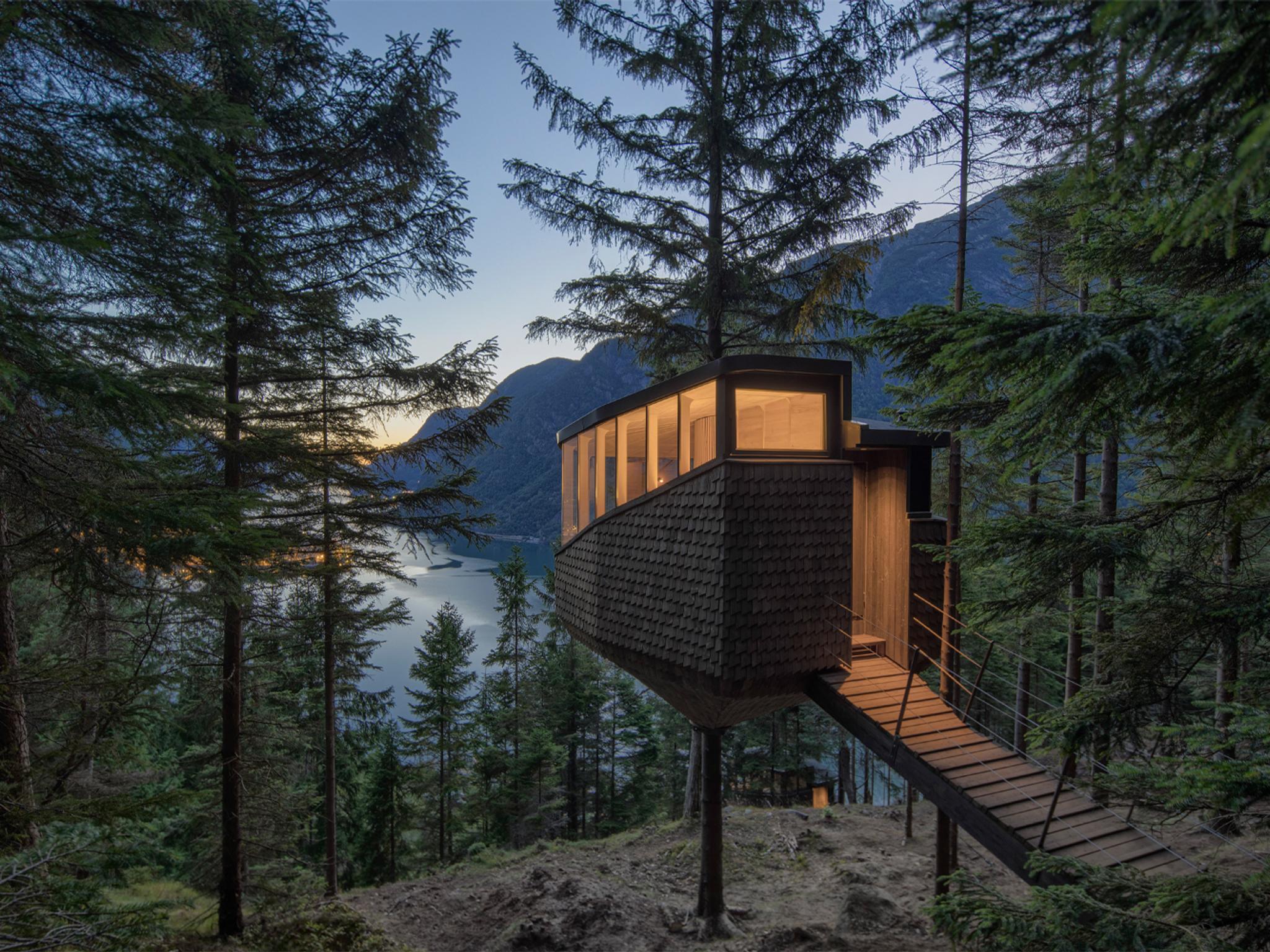 Woodnest Odda Baumhaus, eines der vielen Baumhäuser Norwegens