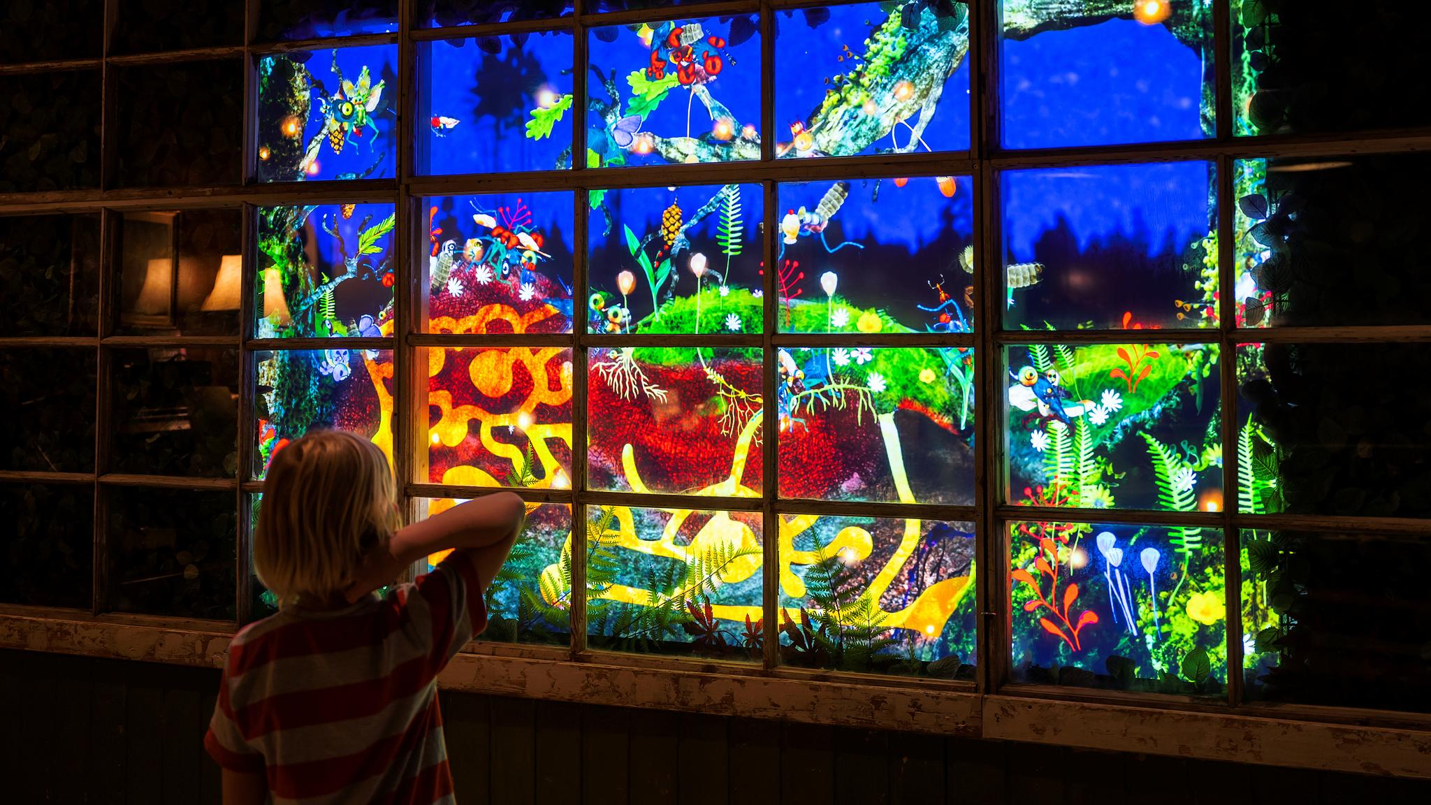 Kids exploring Urskogen Silva at the National Museum