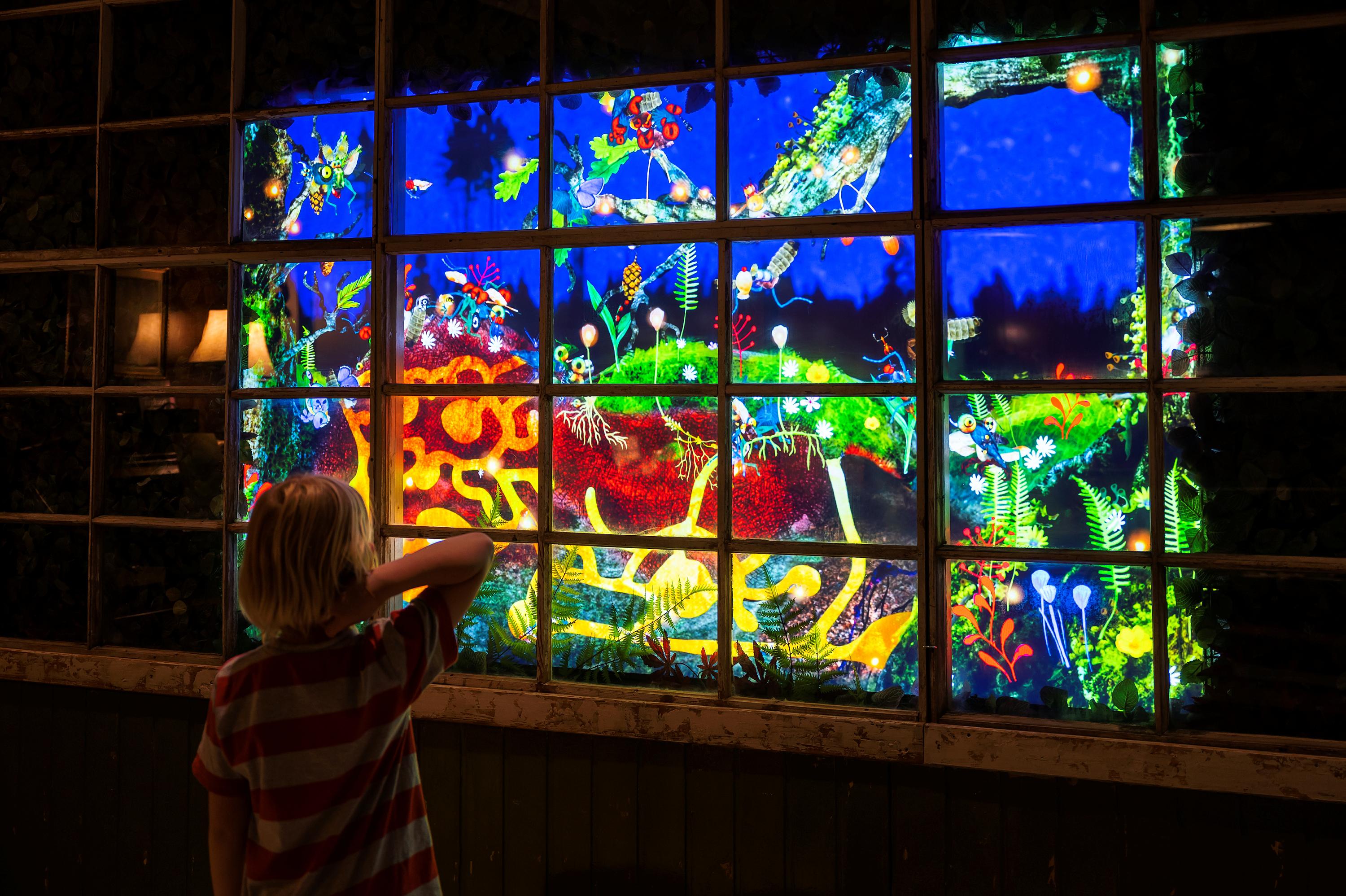Kids exploring Urskogen Silva at the National Museum