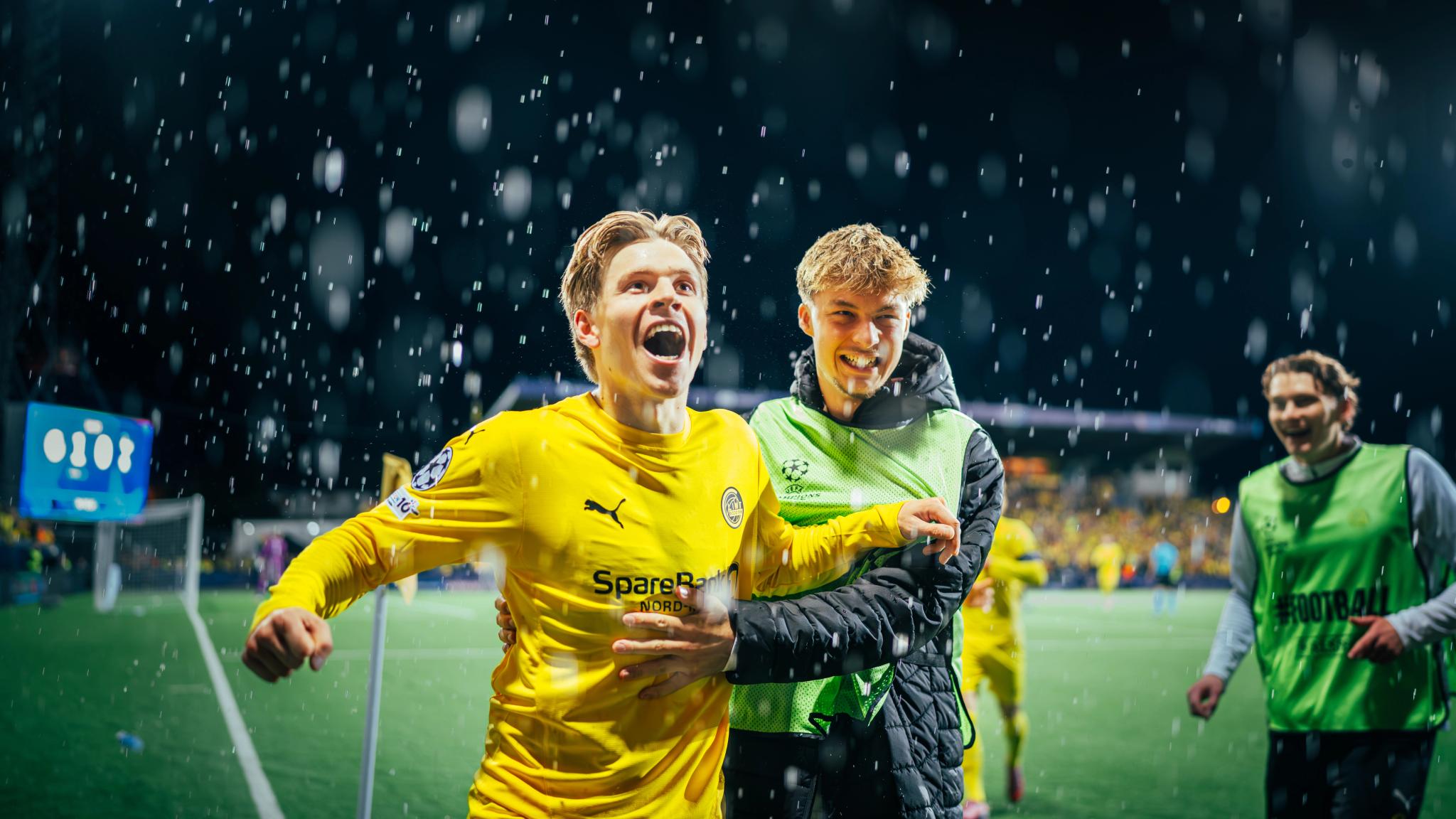 A football player celebrating at Aspmyra in Bodø.