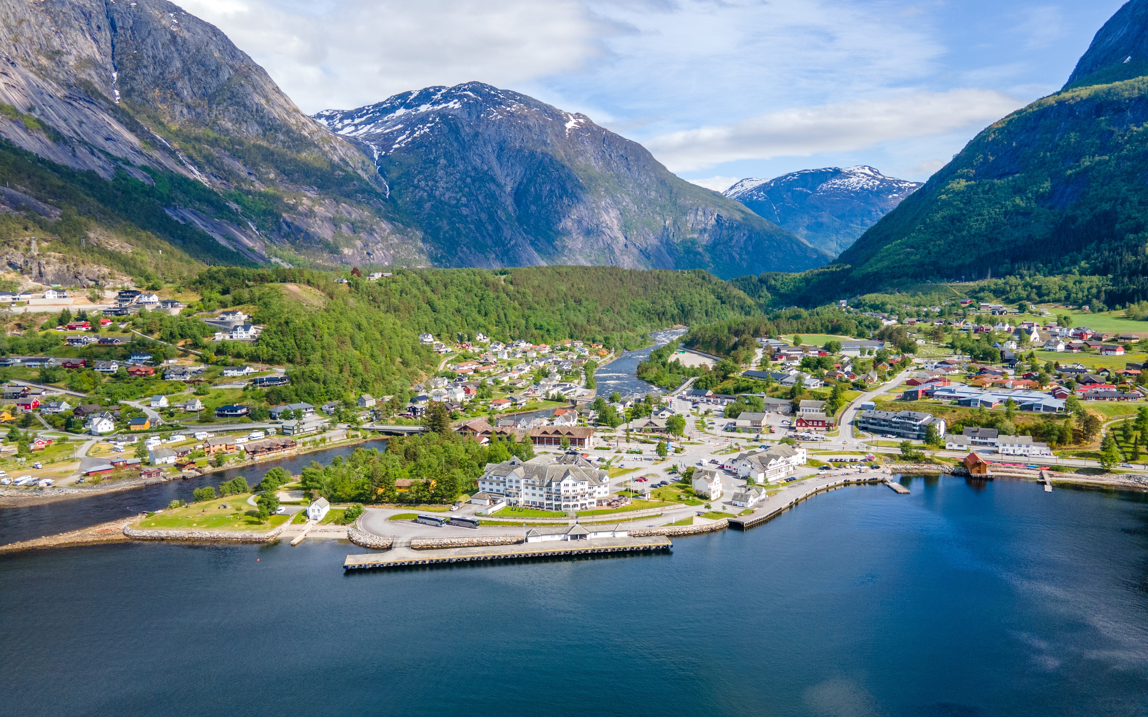 Eidfjord village - Go fjords