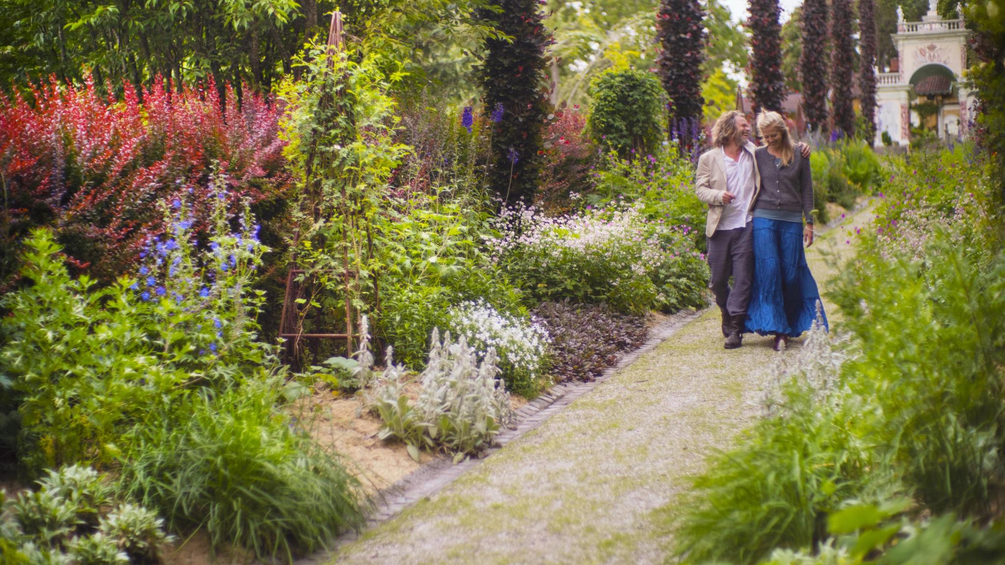 Couple enjoying themself in Havlystparken at Ramme