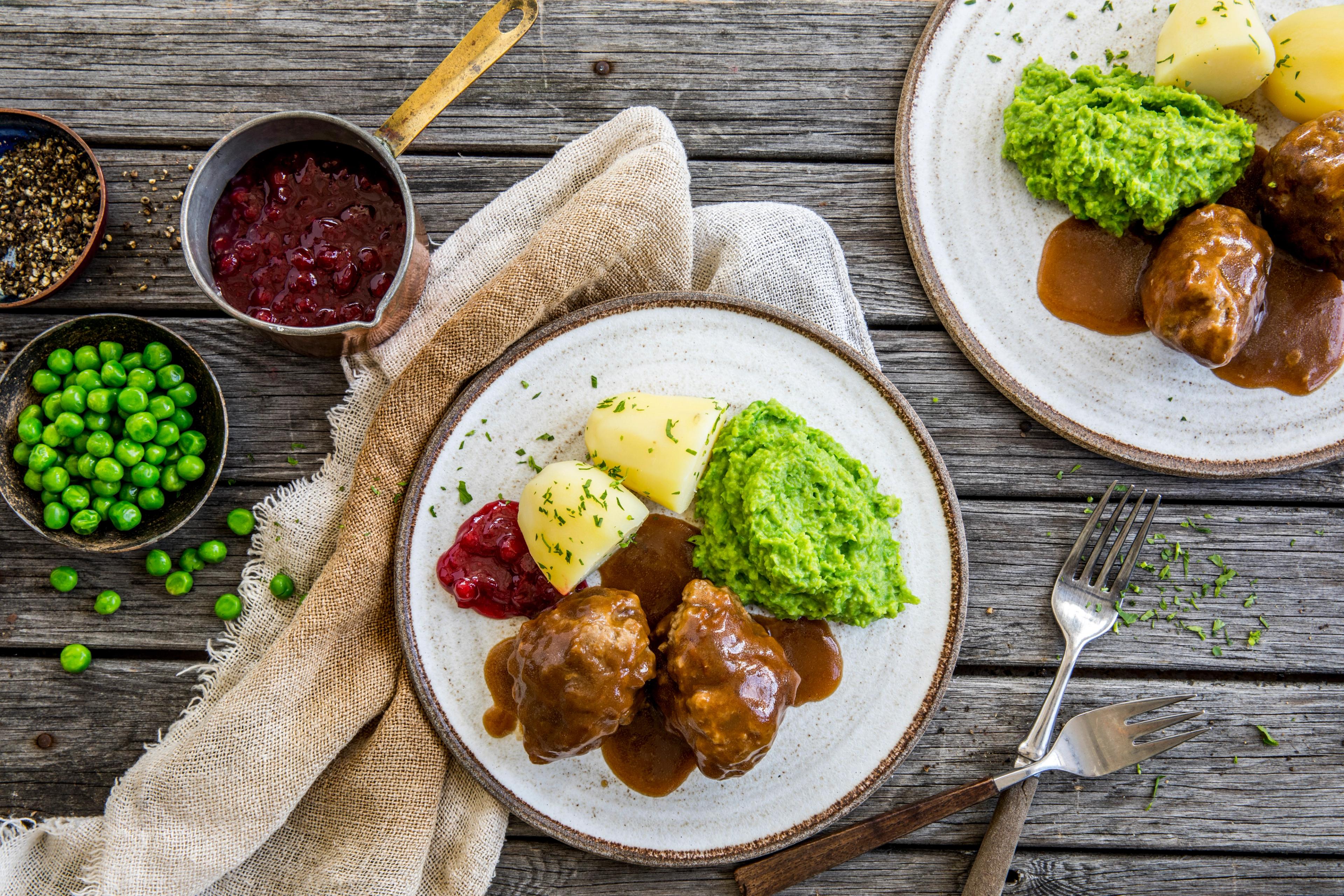 Traditional Norwegian "kjøttkaker" (meat balls)