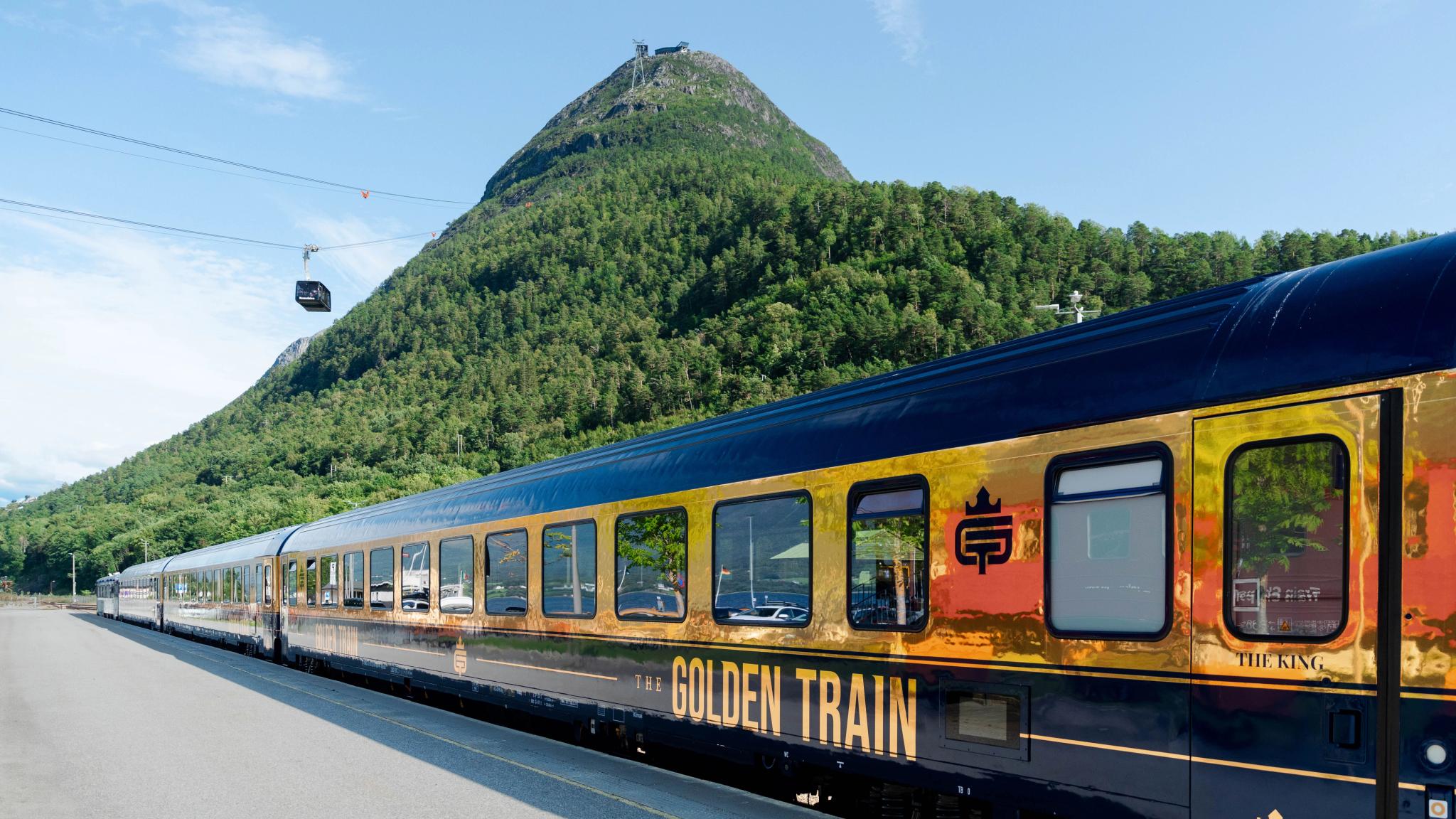 The Golden Train at Åndalsnes station