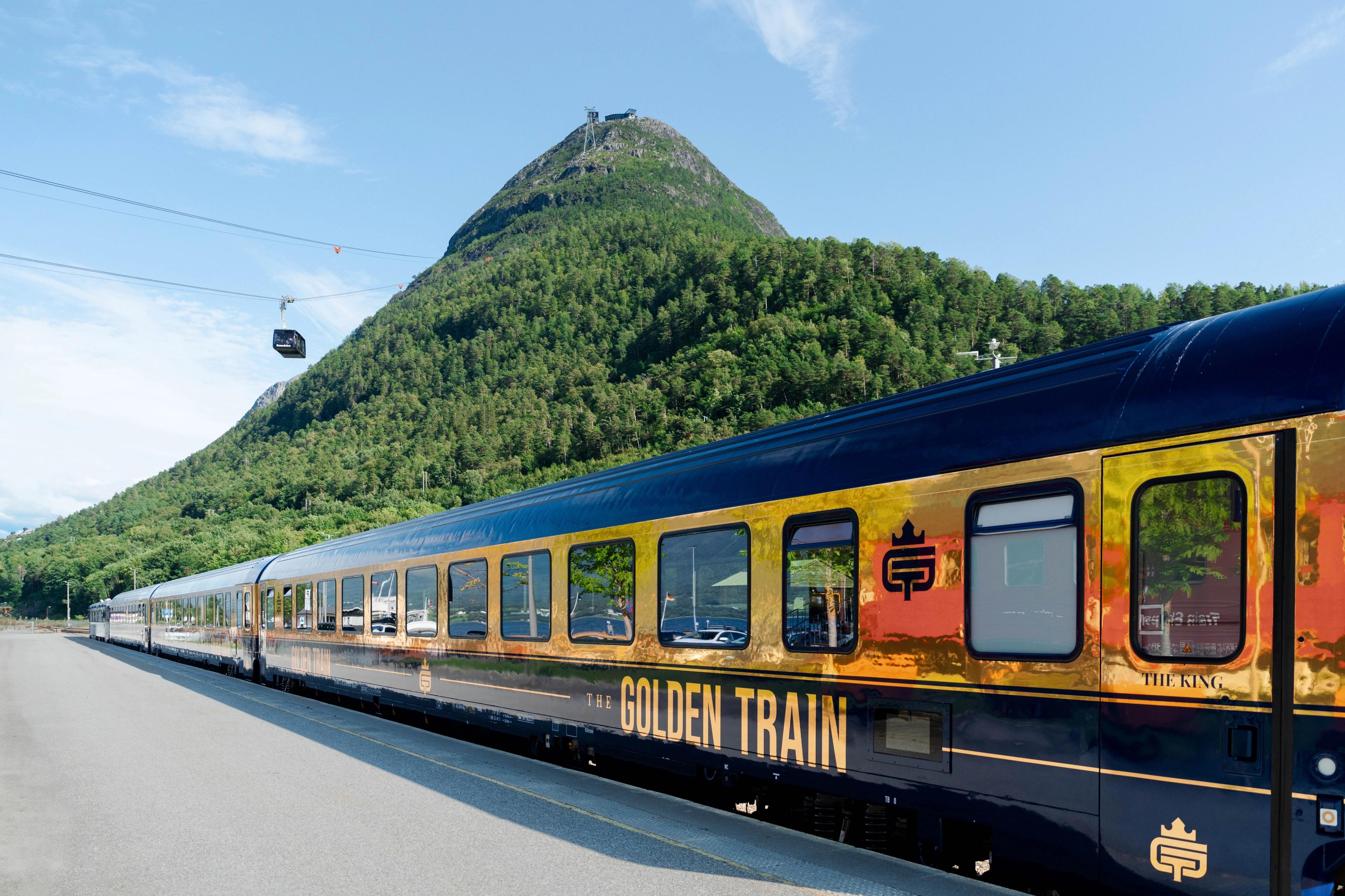 The Golden Train at Åndalsnes station