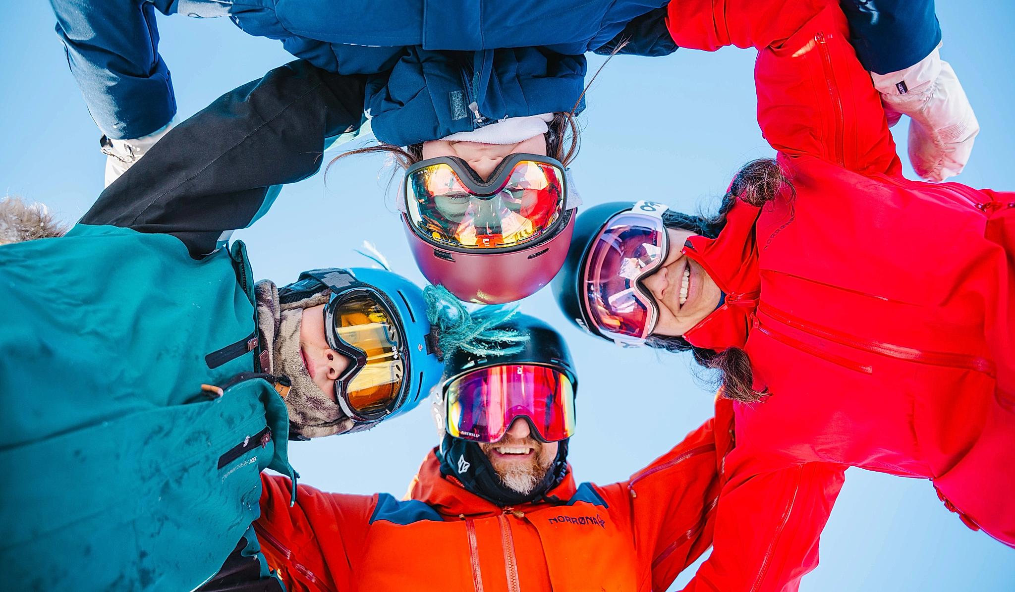 En familie i alpinbakken i Hemsedal