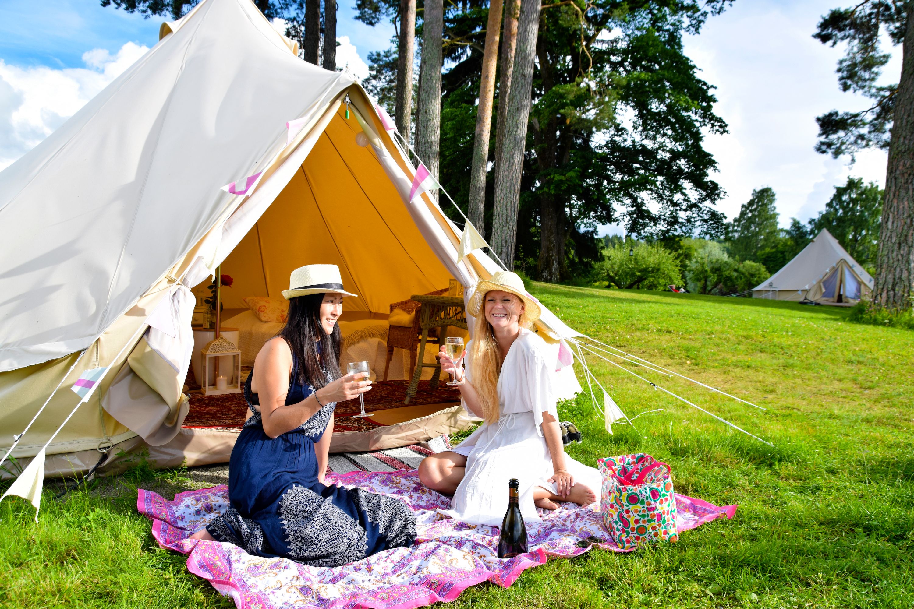Two women glamping in Hadeland, Eastern Norway