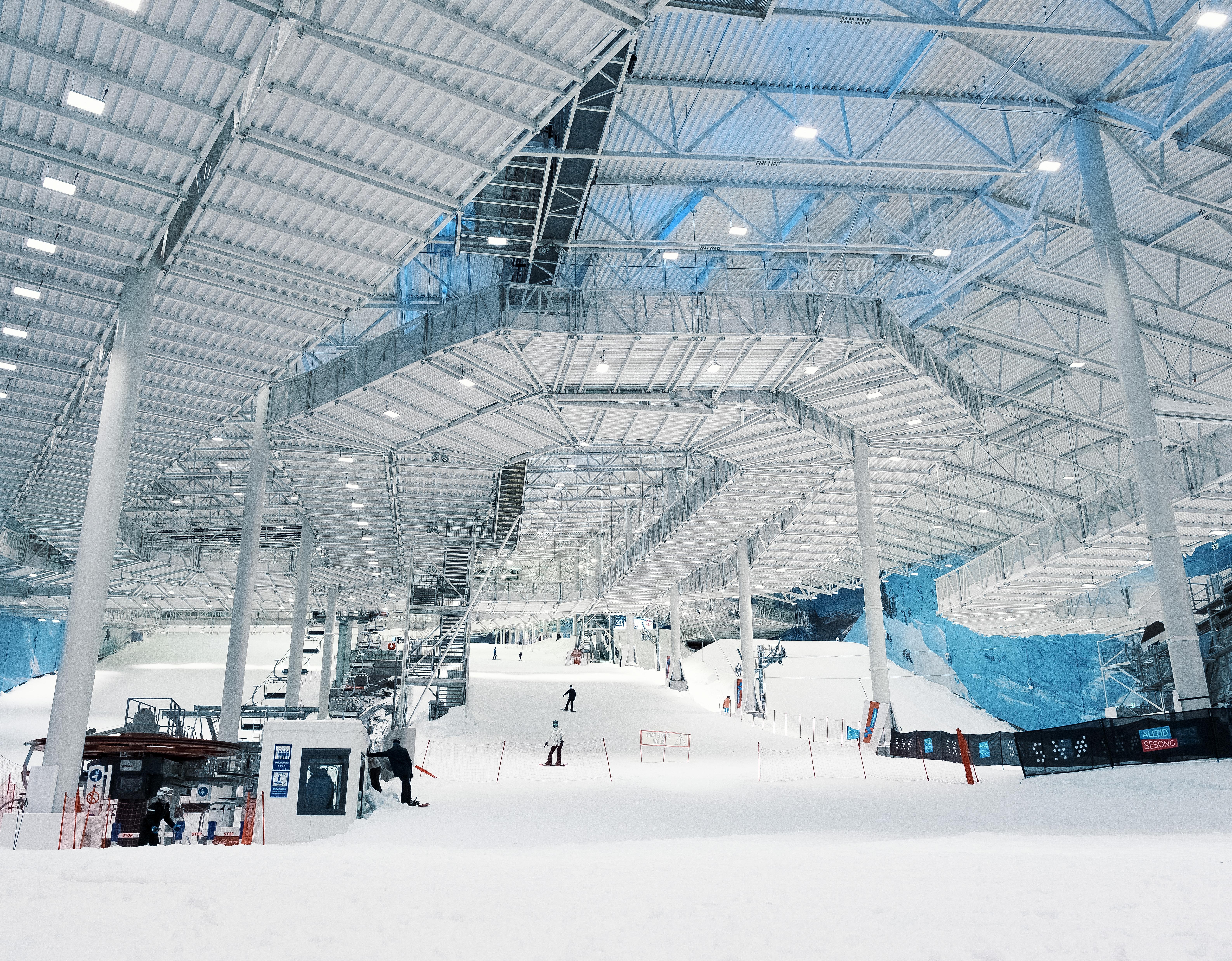 SNØ indoor arena for snow experiences.