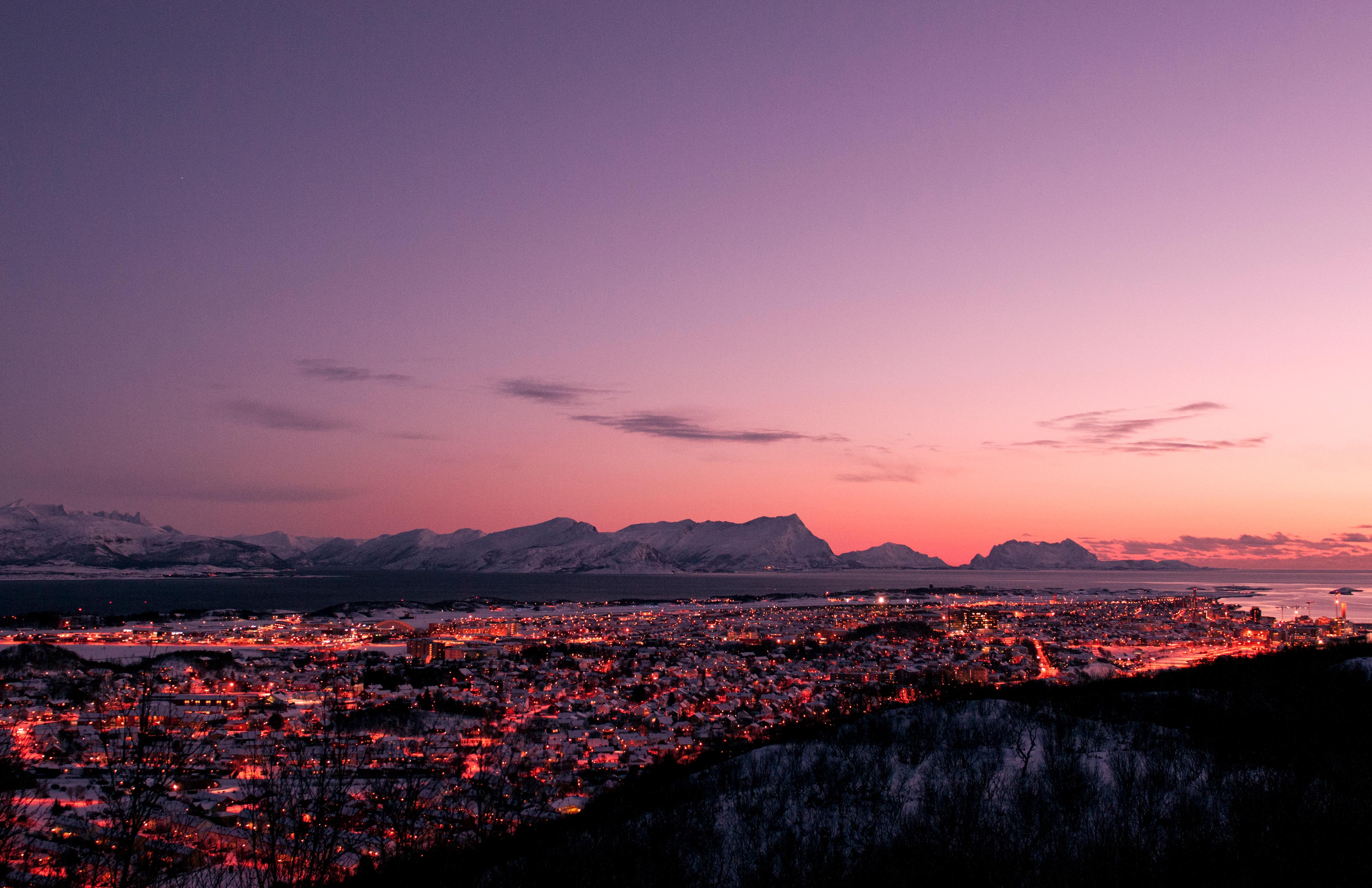 Bodø sentrum i skumring, Nord-Norge