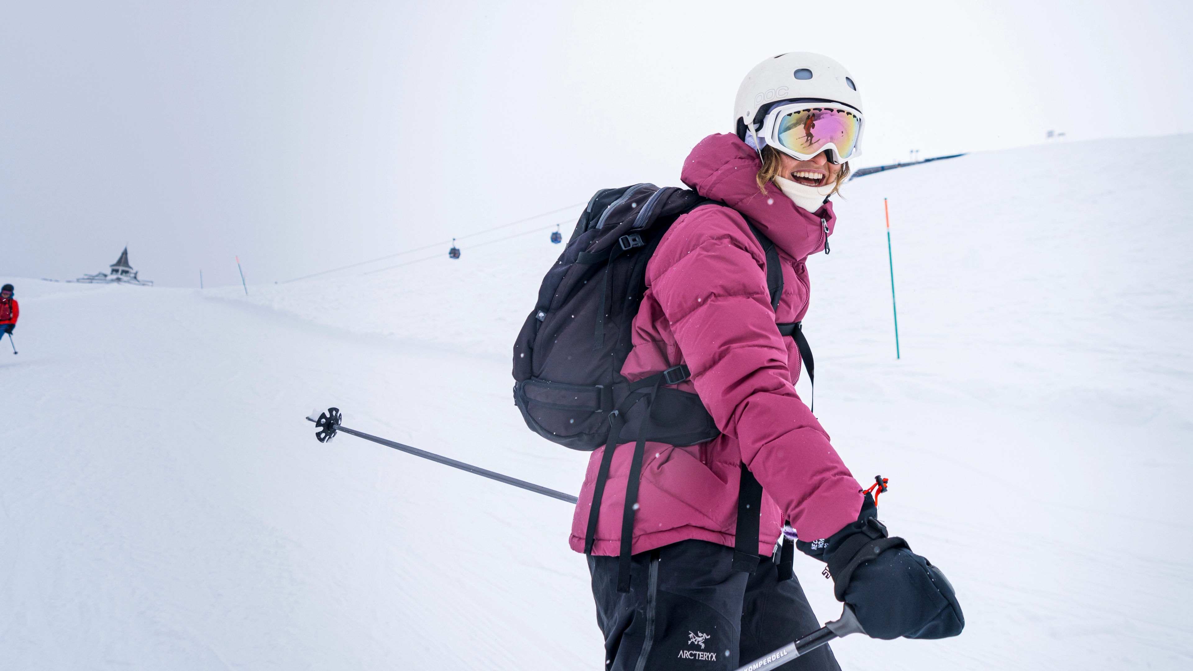 Woman skiing with Uteguiden at Strandafjellet ski resort