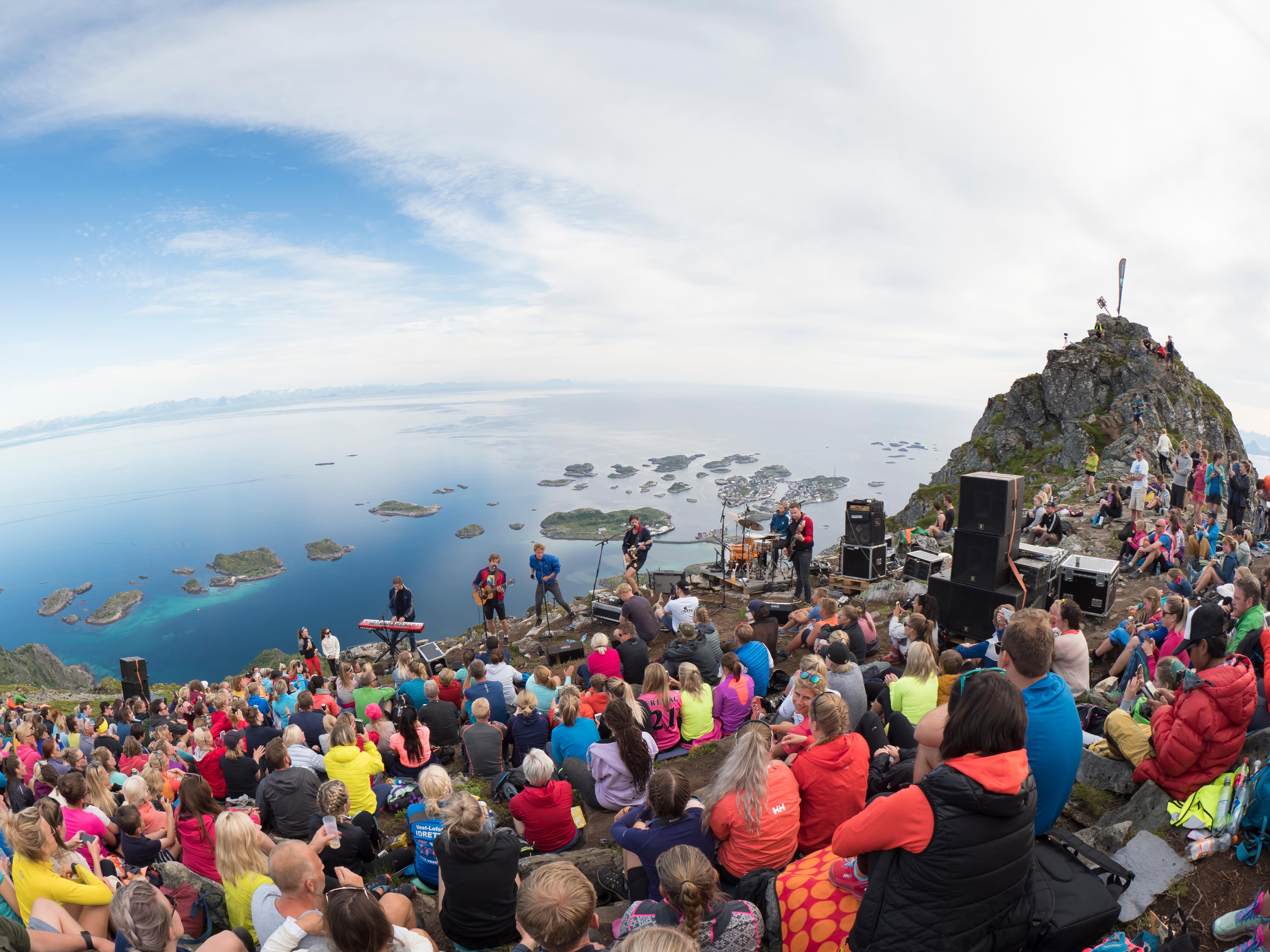 Outdoor concert at Festvågtinden in Lofoten