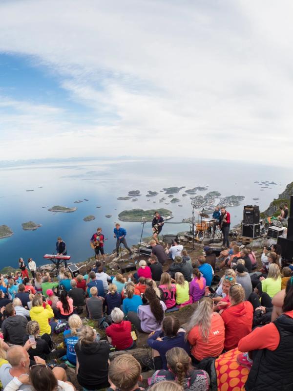 Outdoor concert at Festvågtinden in Lofoten