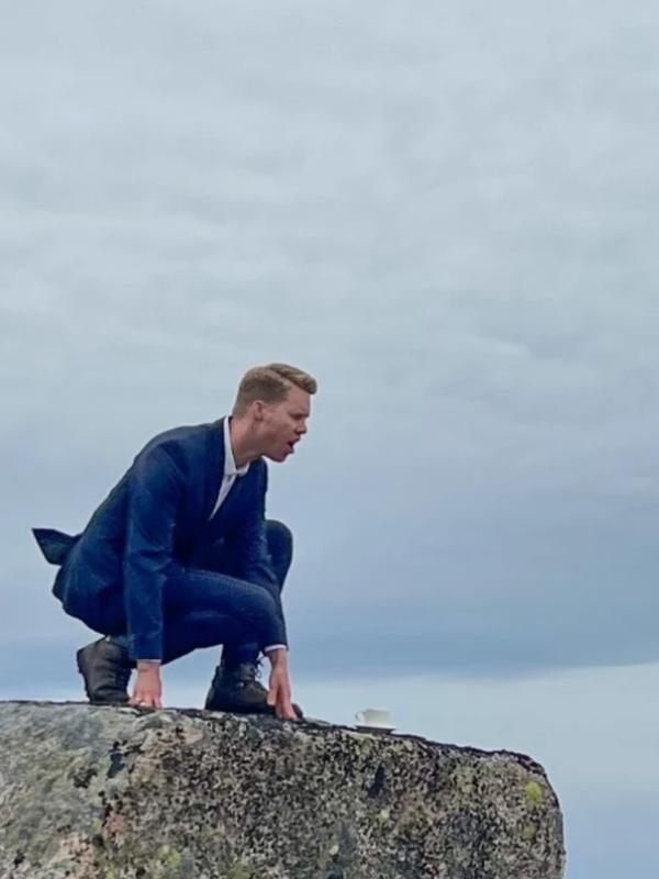 Kjetil Krogstad – The dancing happiness guru