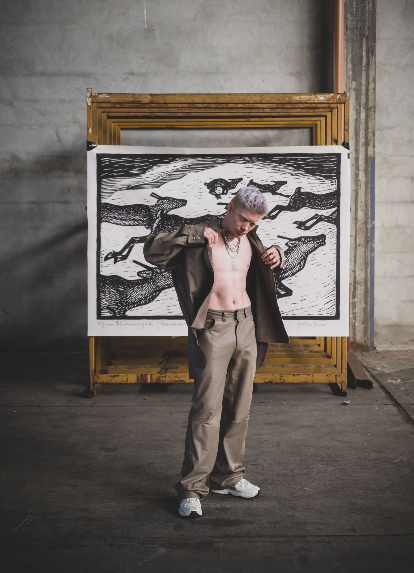 A model wearing Gobmi clothing