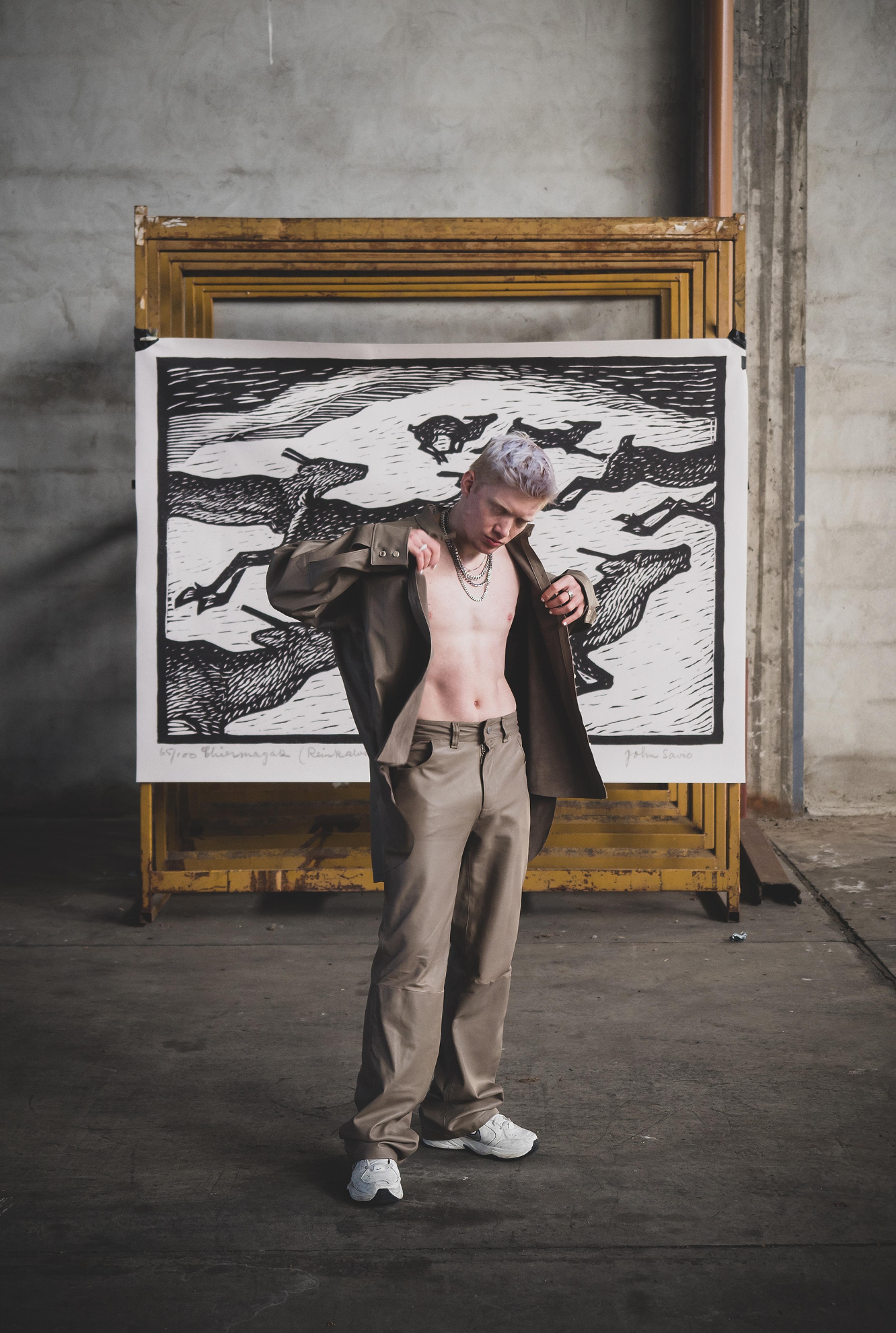 A model wearing Gobmi clothing