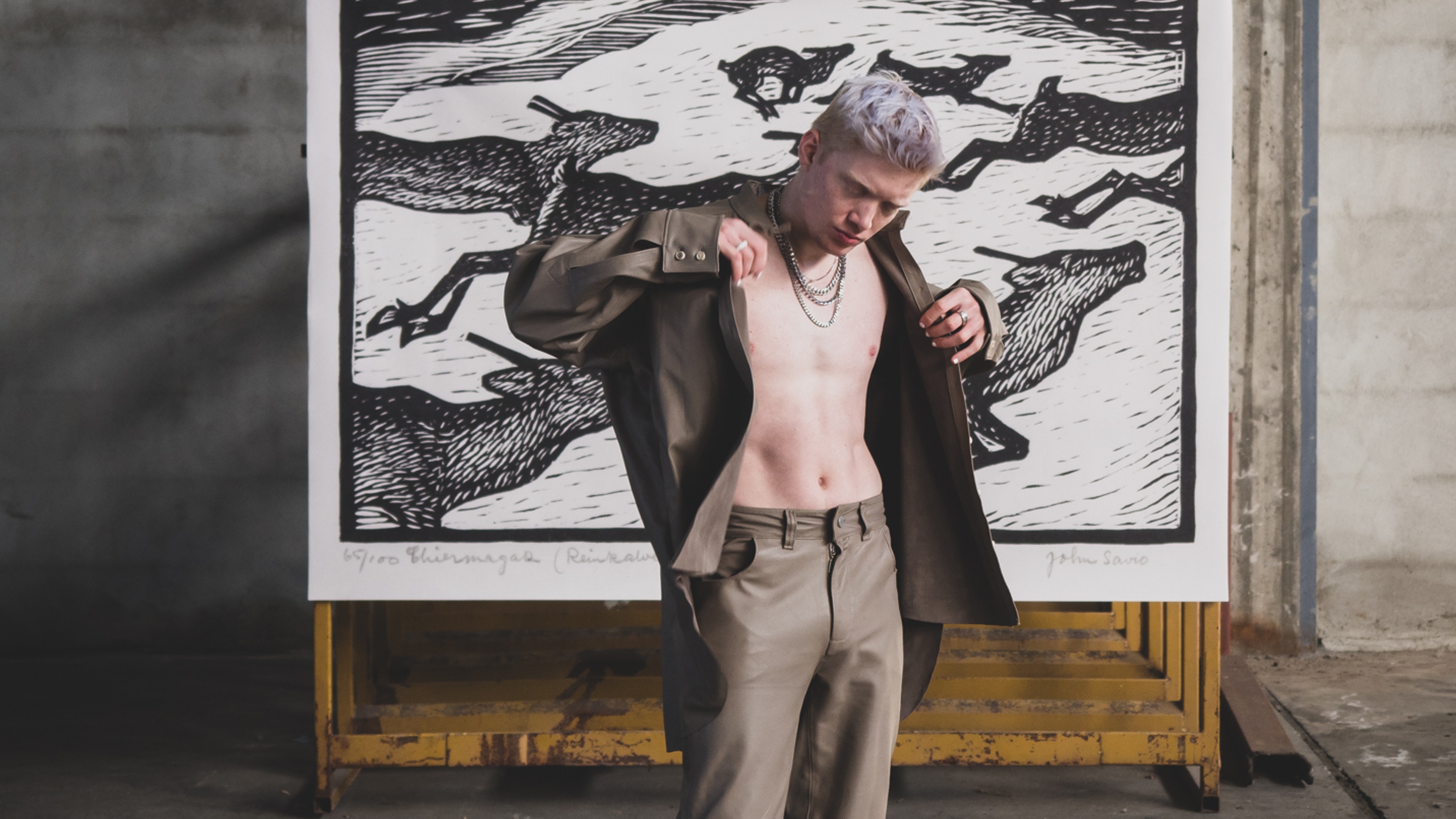 A model wearing Gobmi clothing