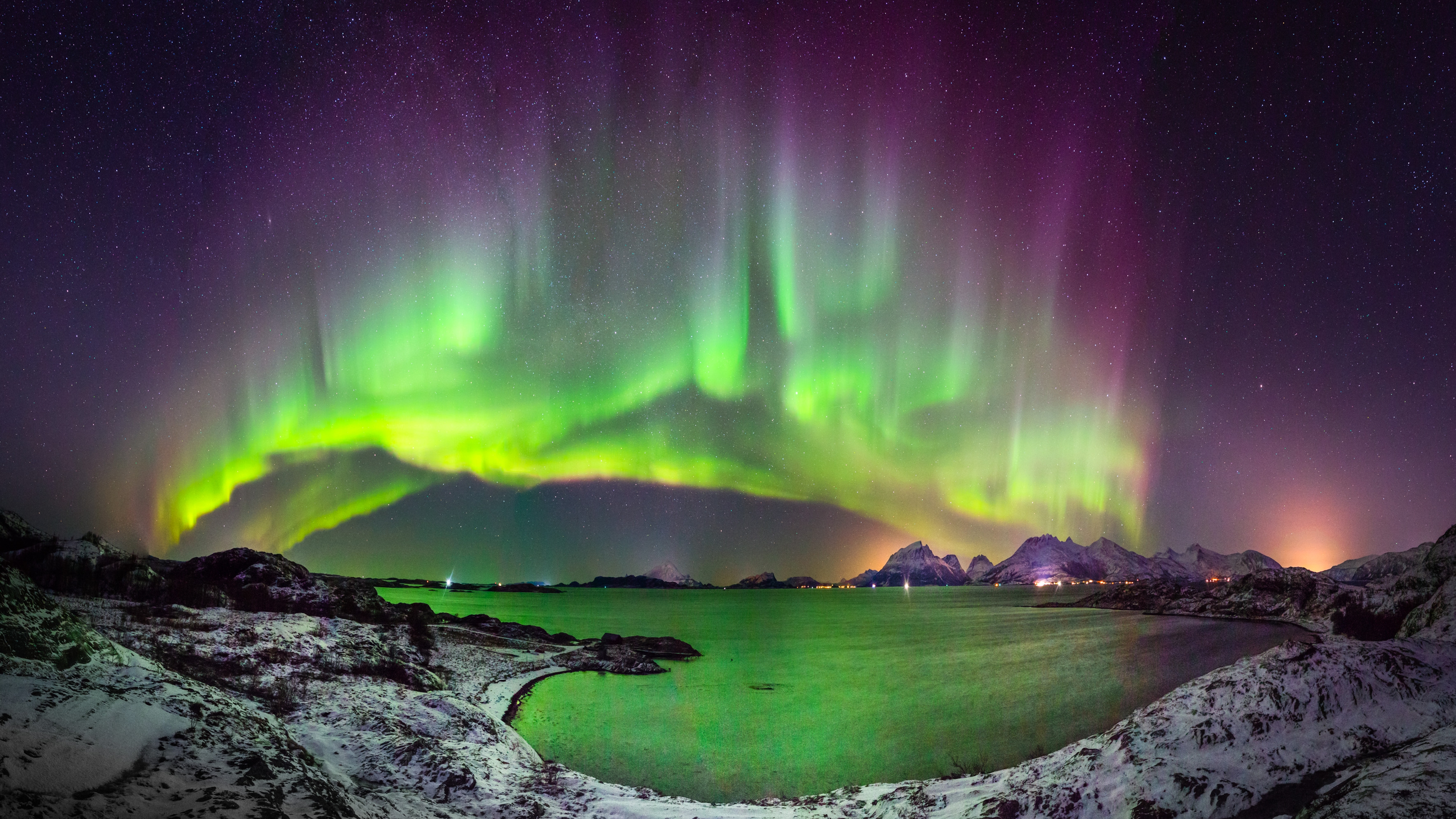 Green and purple northern lights over Helgeland