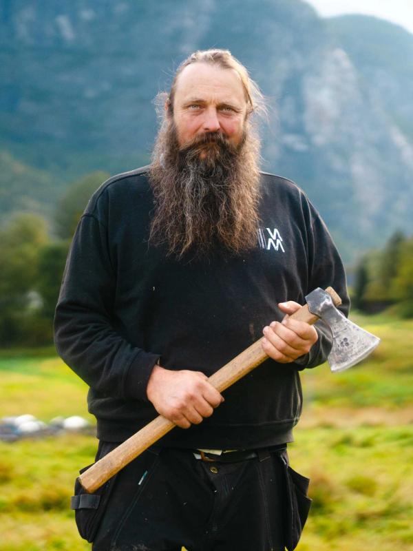 Craftsman Øyvind Mauren on the Setesdal stave church project