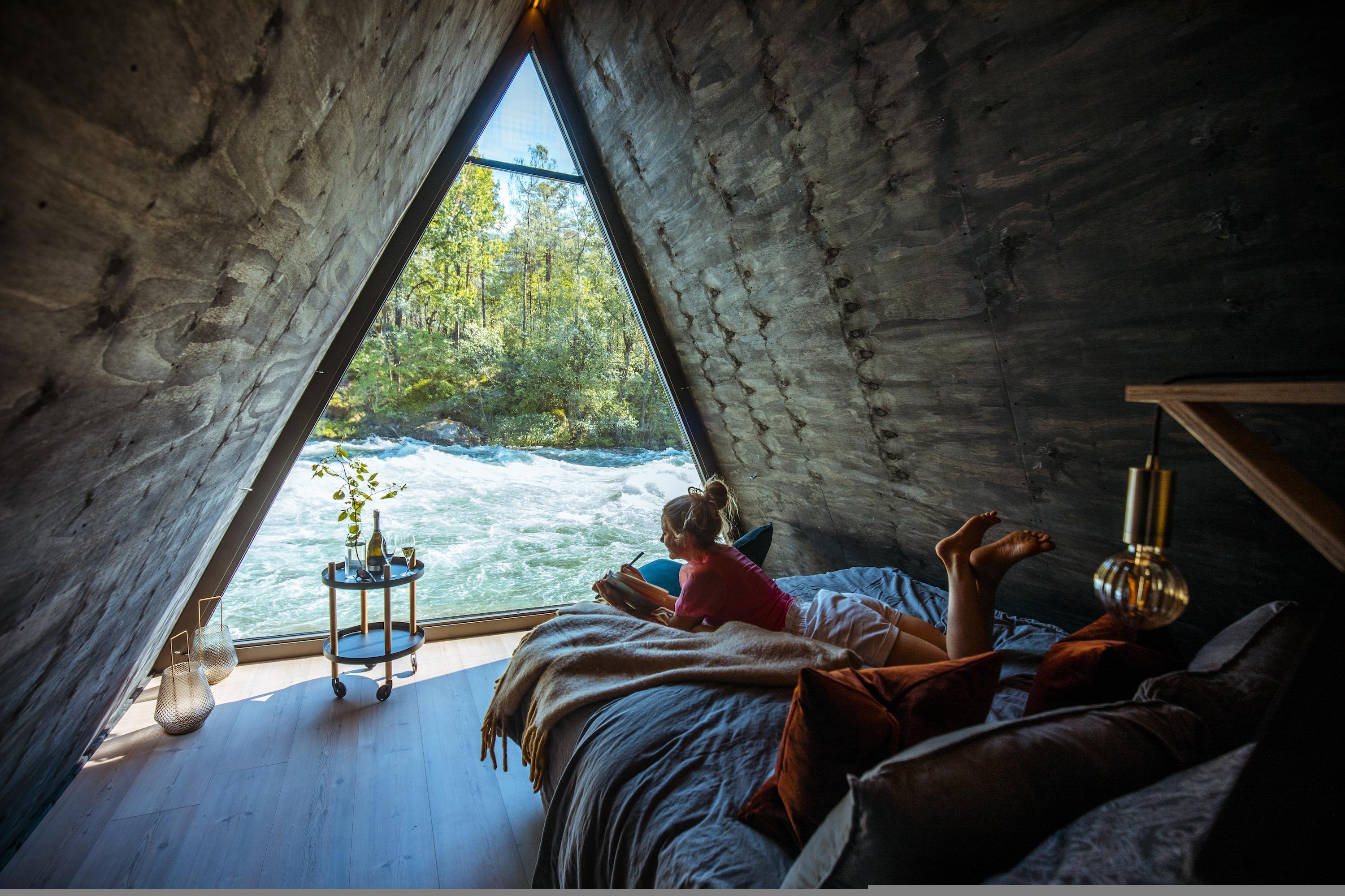 River suite, Jølstraholmen, Norway